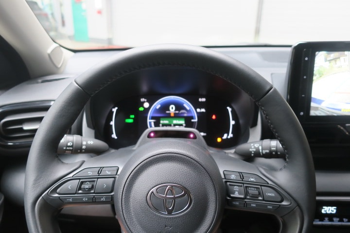TOYOTA Yaris 1.5 Trend e-CVT-image-15