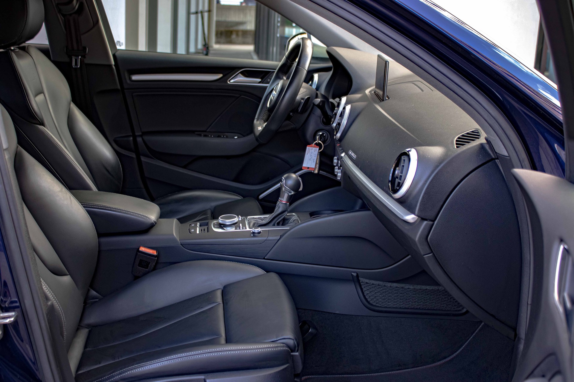 AUDI S3 Limousine 2.0 TFSI quattro S-tronic-image-15