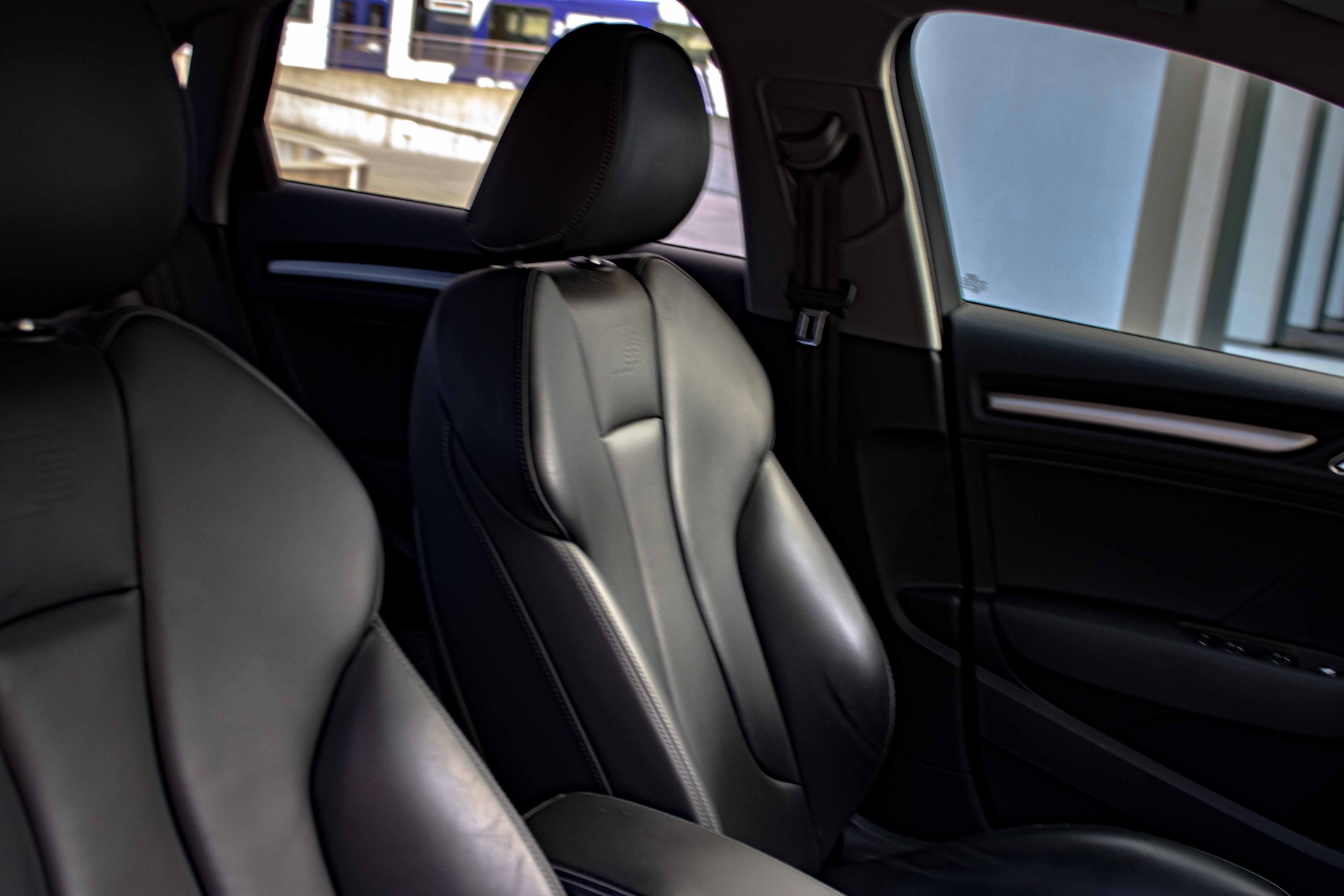 AUDI S3 Limousine 2.0 TFSI quattro S-tronic-image-16