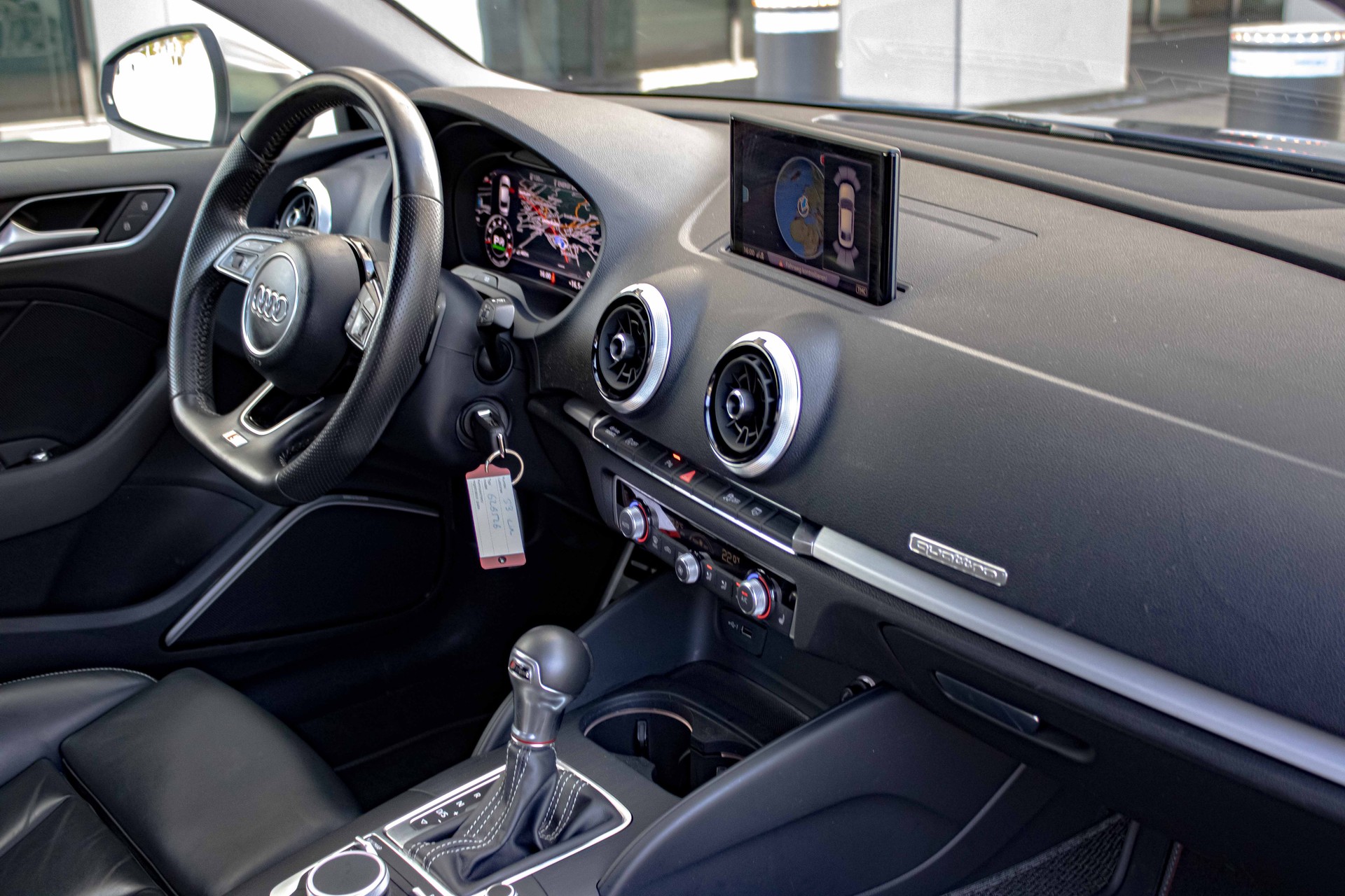 AUDI S3 Limousine 2.0 TFSI quattro S-tronic-image-17