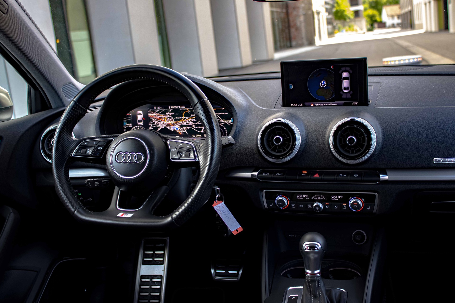 AUDI S3 Limousine 2.0 TFSI quattro S-tronic-image-9