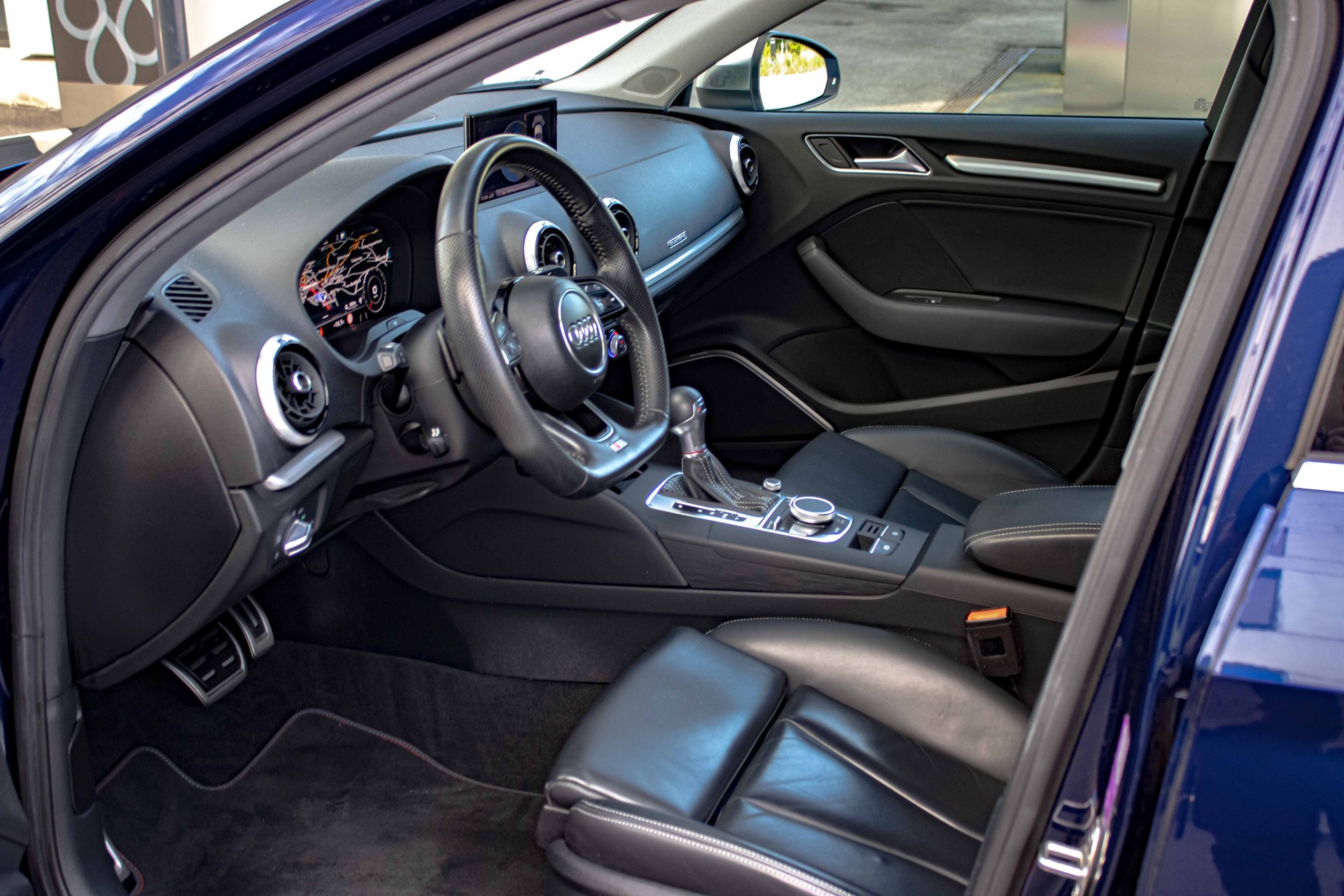AUDI S3 Limousine 2.0 TFSI quattro S-tronic-image-8