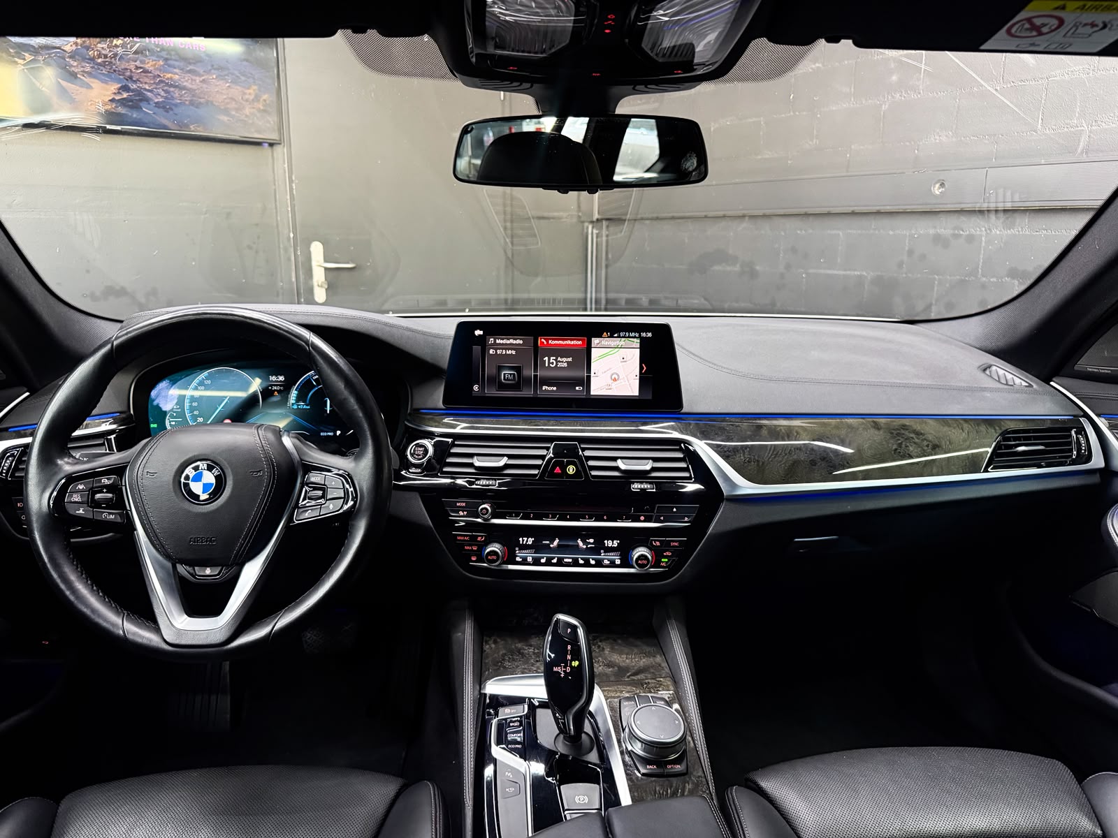 BMW 540d xDrive Touring Luxury Line Steptronic-image-10