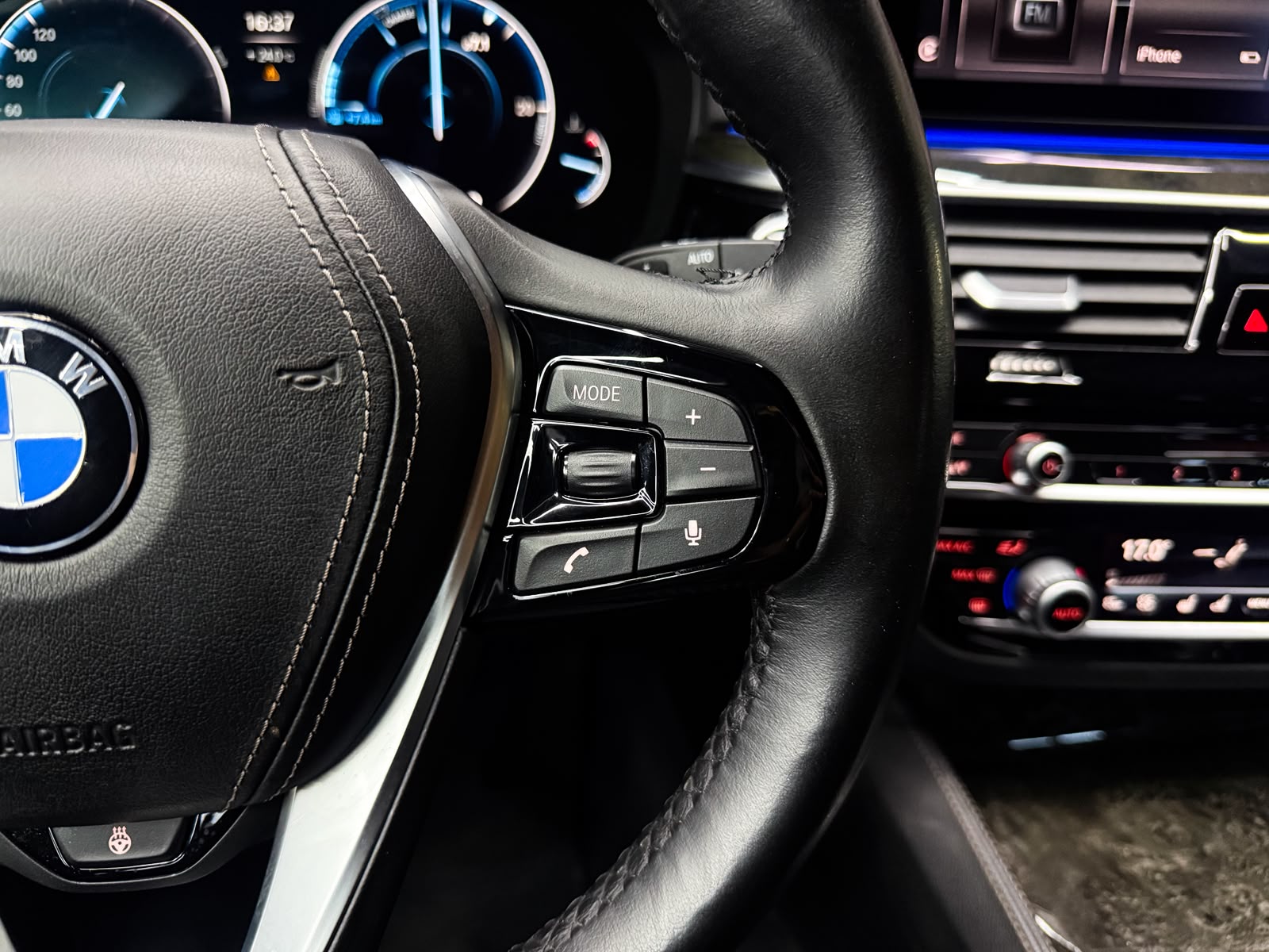 BMW 540d xDrive Touring Luxury Line Steptronic-image-13