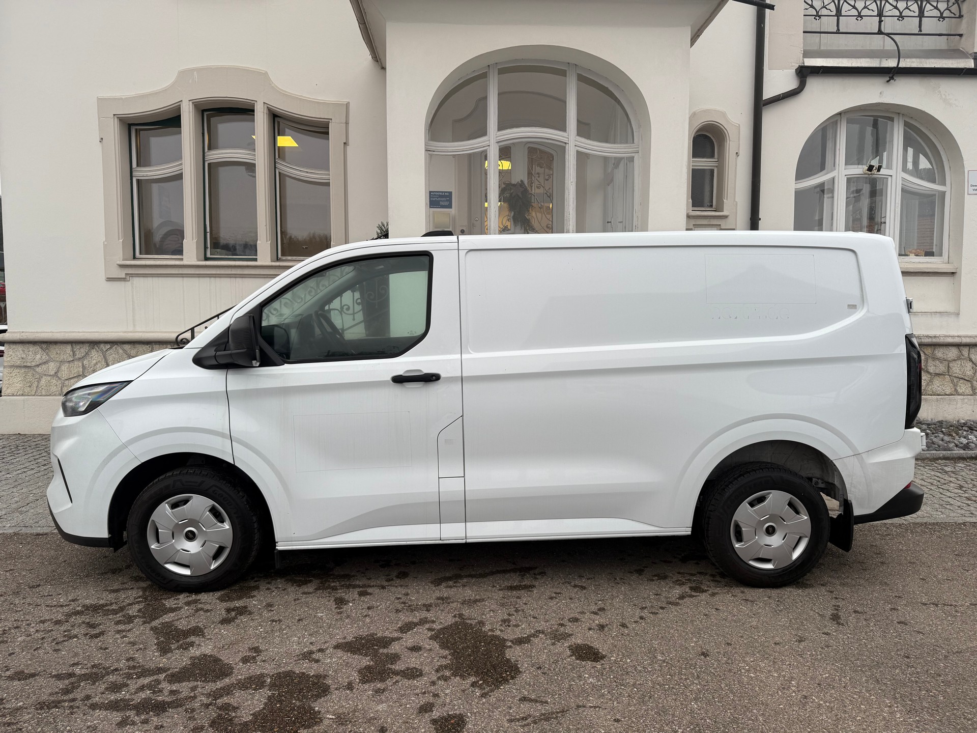 FORD Transit C Van 320 L2 2.0 EcoBlue 136 Trend-image-2