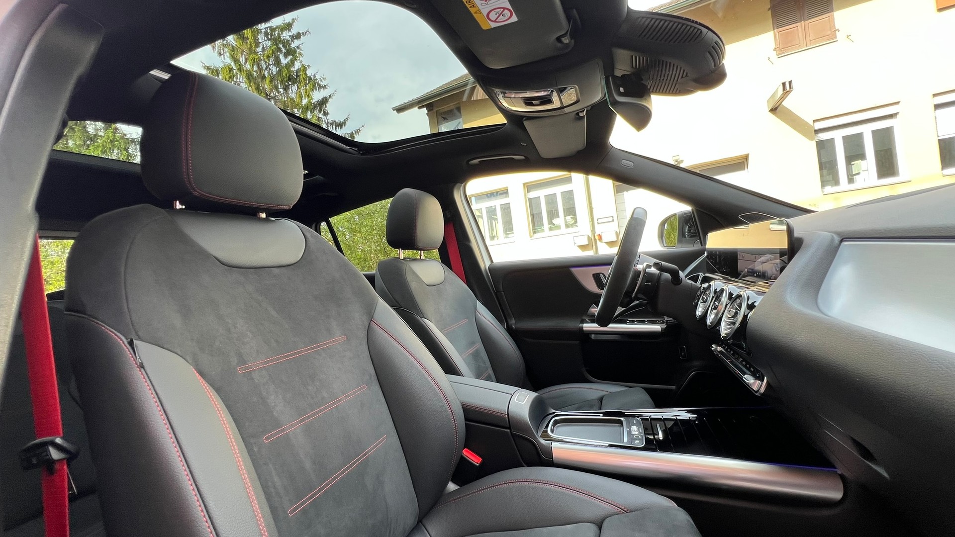 MERCEDES-BENZ GLA AMG 45 S 4MATIC+ NIGHT 8G-DCT l 421 PS-image-22