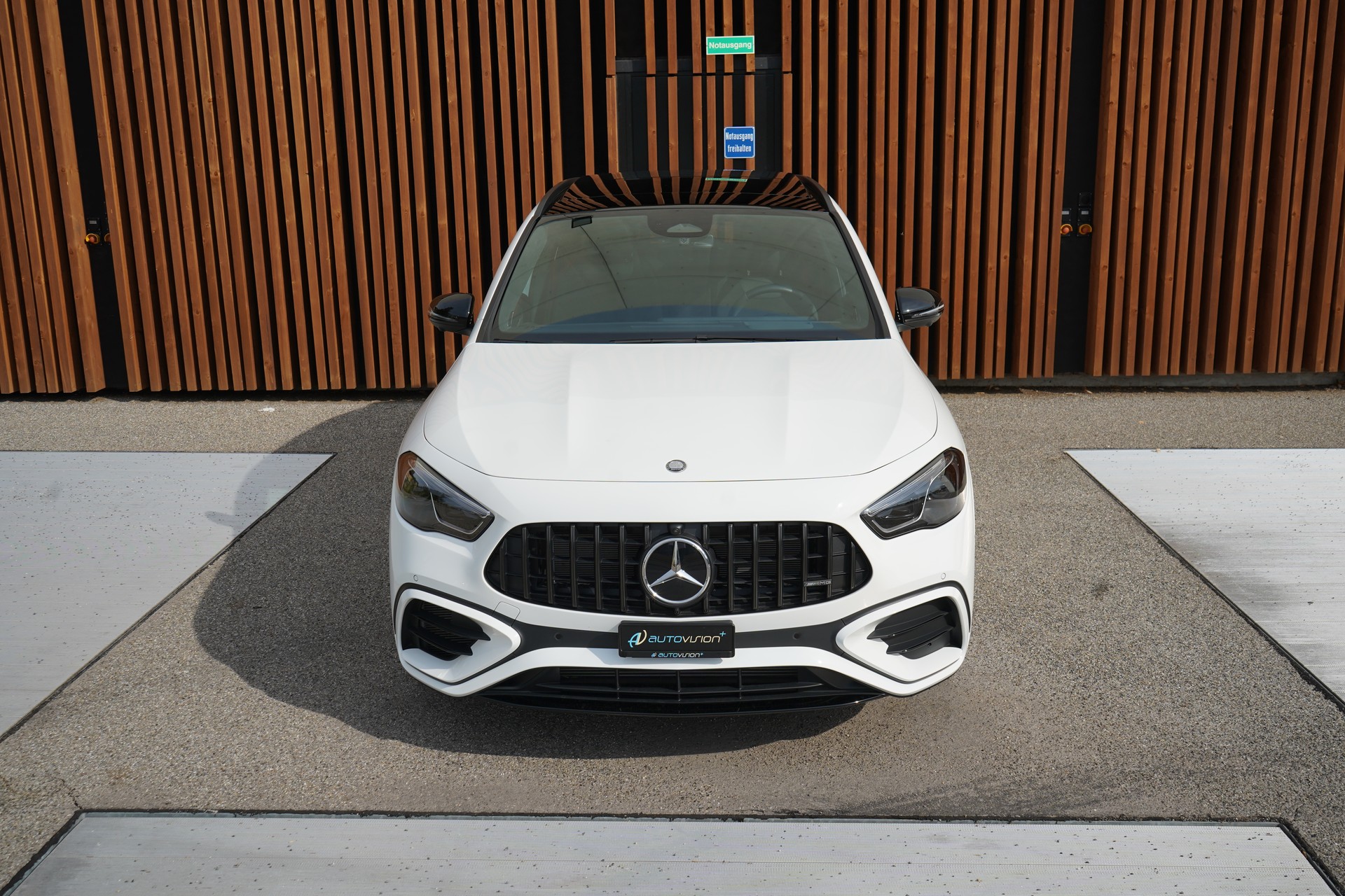 MERCEDES-BENZ GLA AMG 45 S 4MATIC+ NIGHT 8G-DCT l 421 PS-image-13