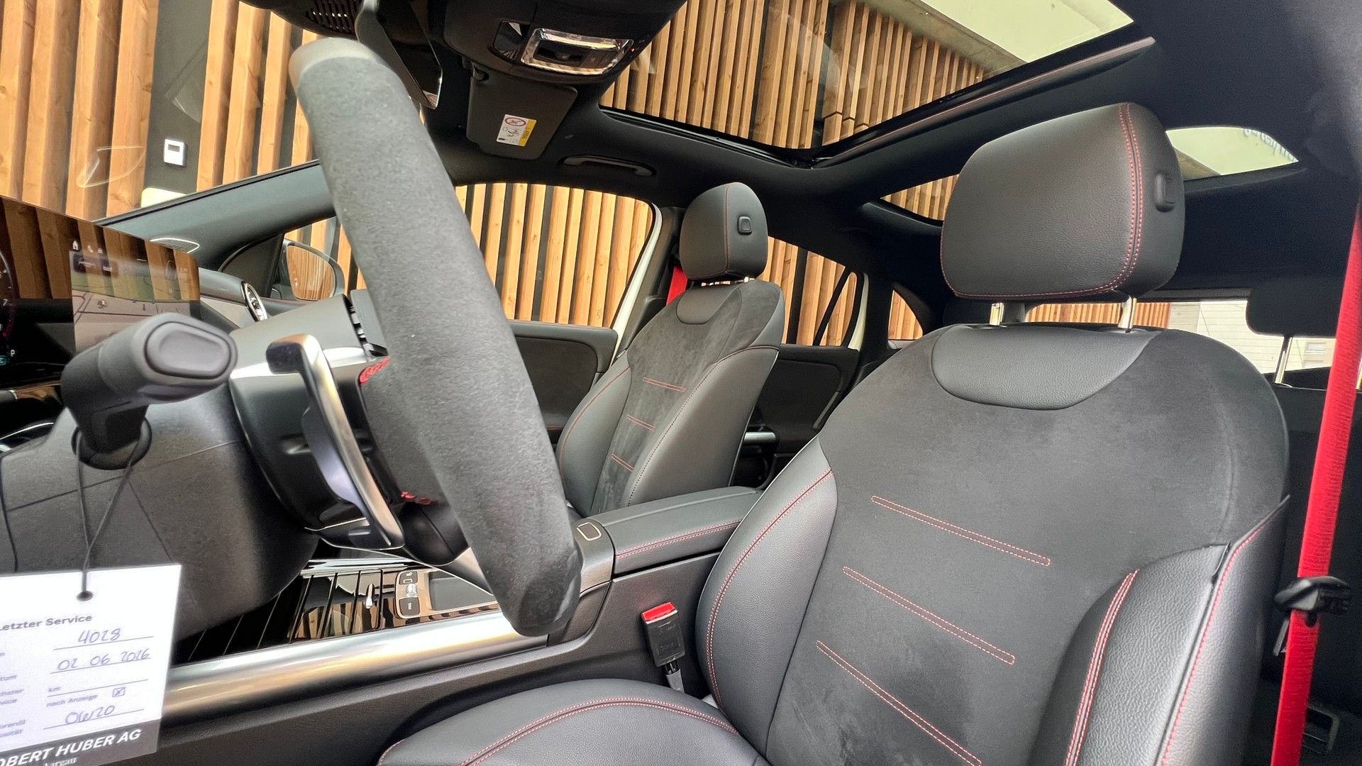 MERCEDES-BENZ GLA AMG 45 S 4MATIC+ NIGHT 8G-DCT l 421 PS-image-23