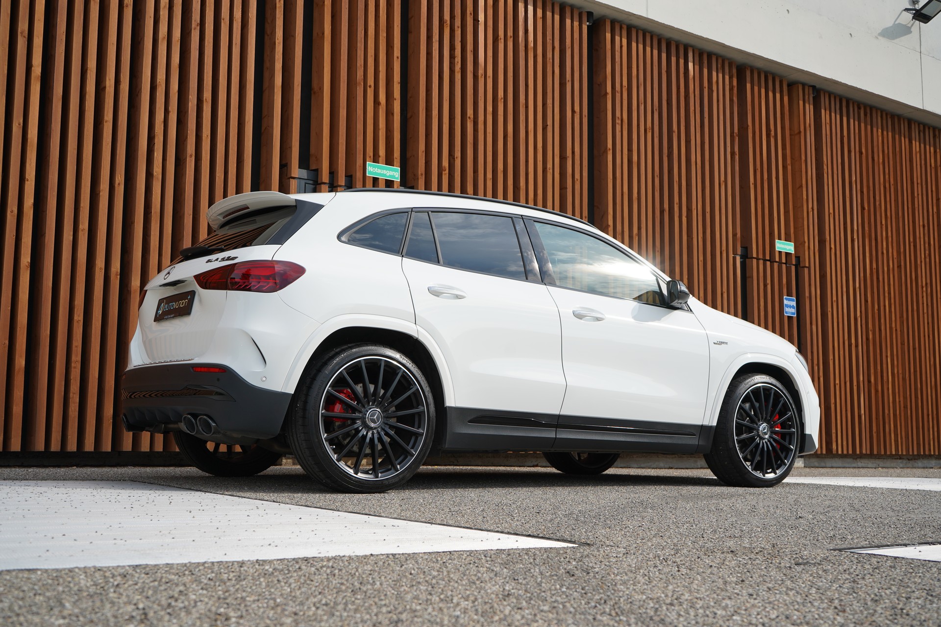 MERCEDES-BENZ GLA AMG 45 S 4MATIC+ NIGHT 8G-DCT l 421 PS-image-11