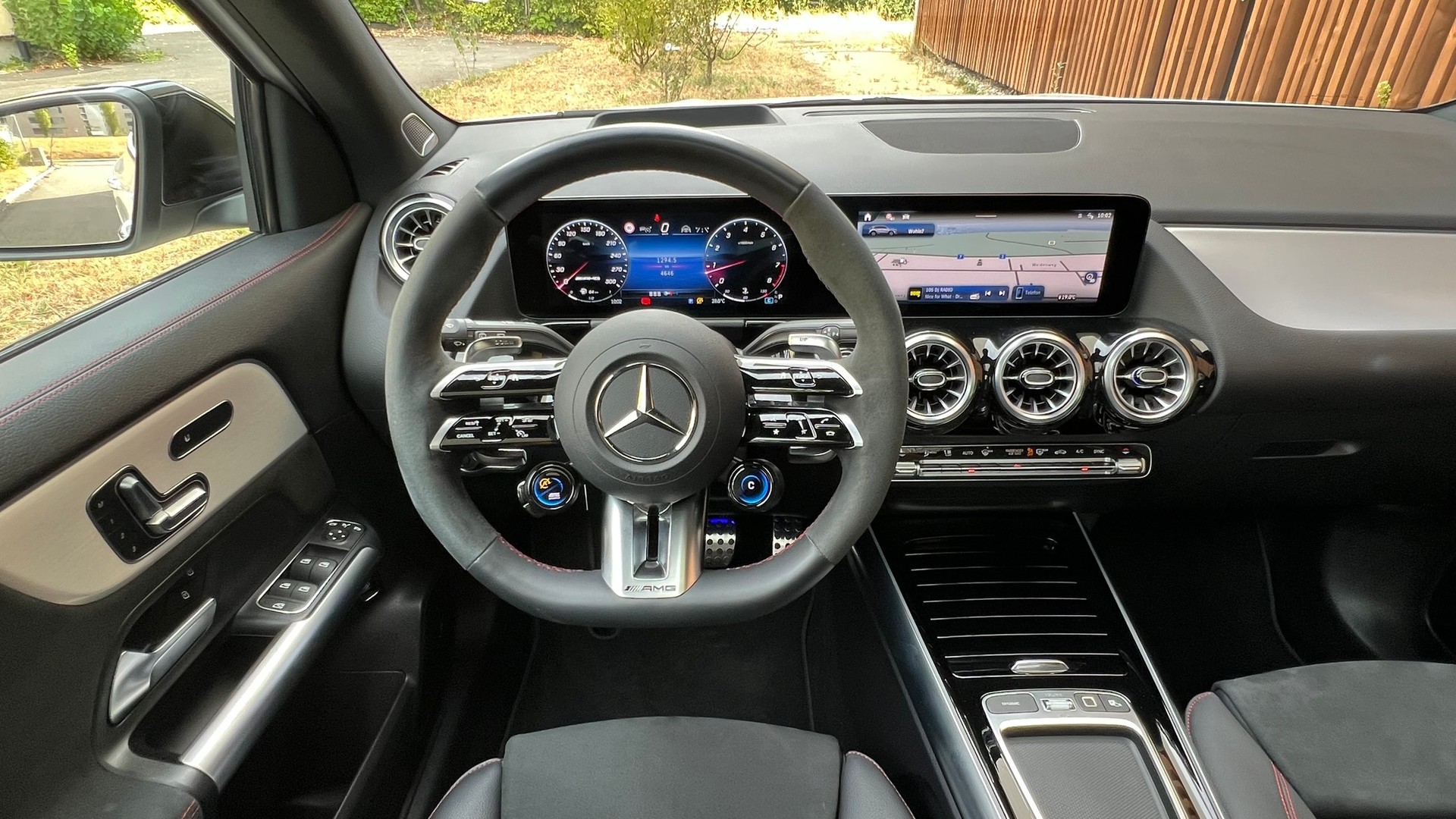 MERCEDES-BENZ GLA AMG 45 S 4MATIC+ NIGHT 8G-DCT l 421 PS-image-20