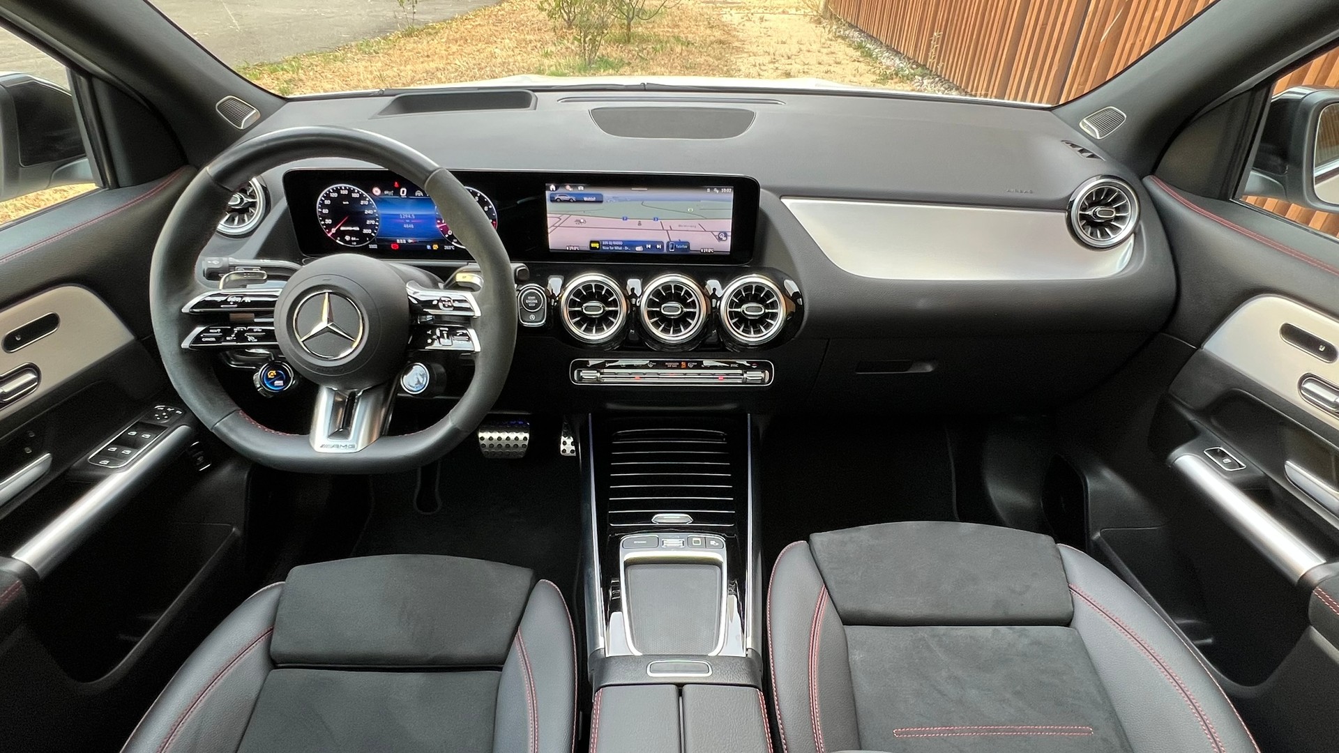 MERCEDES-BENZ GLA AMG 45 S 4MATIC+ NIGHT 8G-DCT l 421 PS-image-19