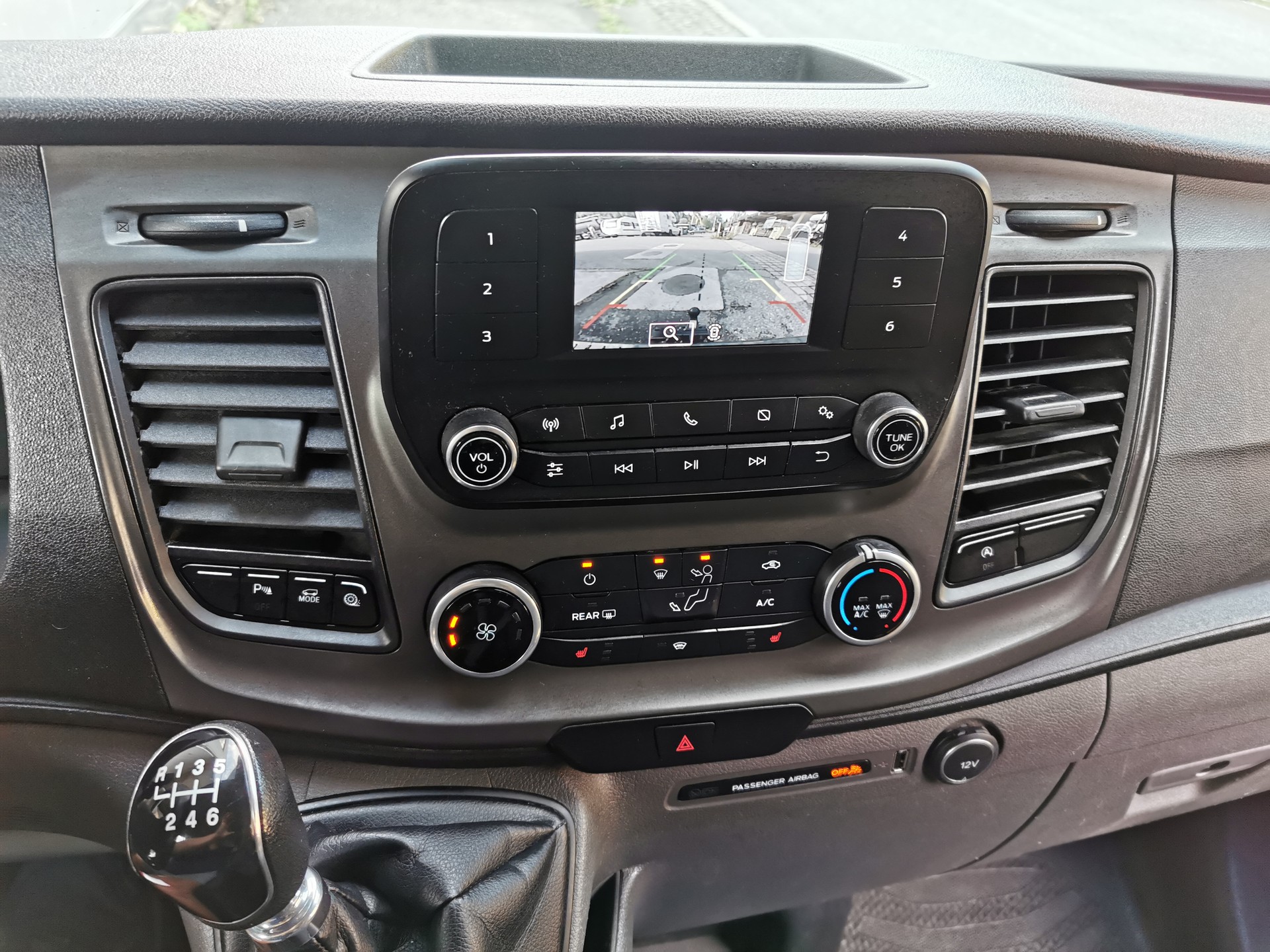FORD Transit Custom Van 320 L1H1 Ambiente-image-8