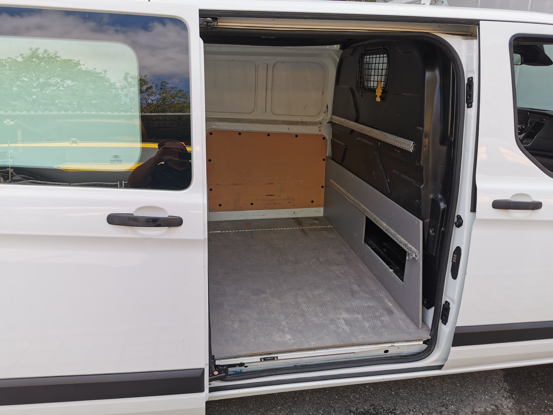 FORD Transit Custom Van 320 L1H1 Ambiente-image-11