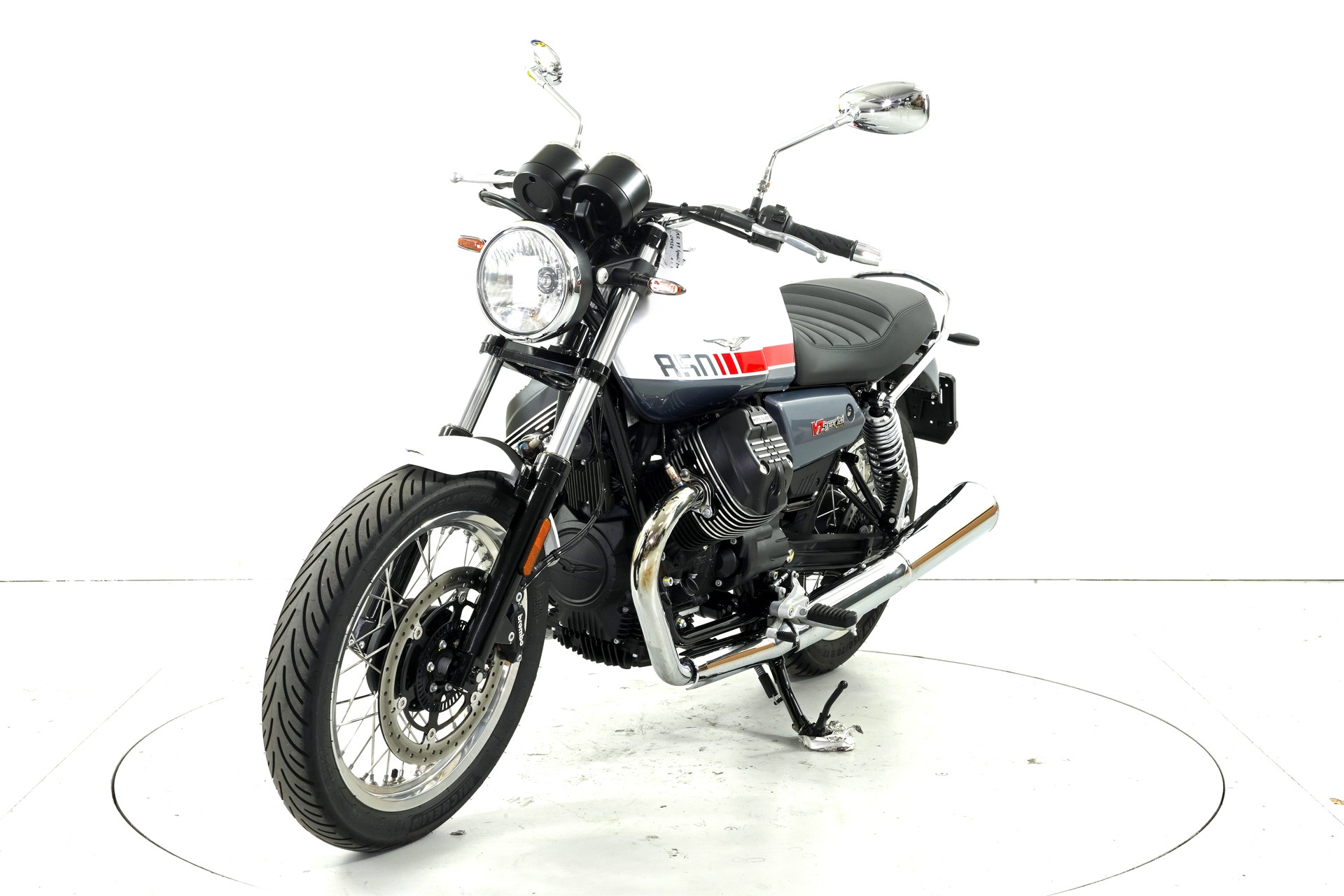 MOTO GUZZI V7 Special-showroom-element-2