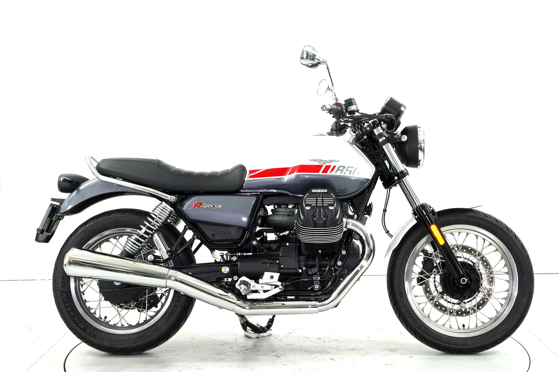 MOTO GUZZI V7 Special-showroom-element-3