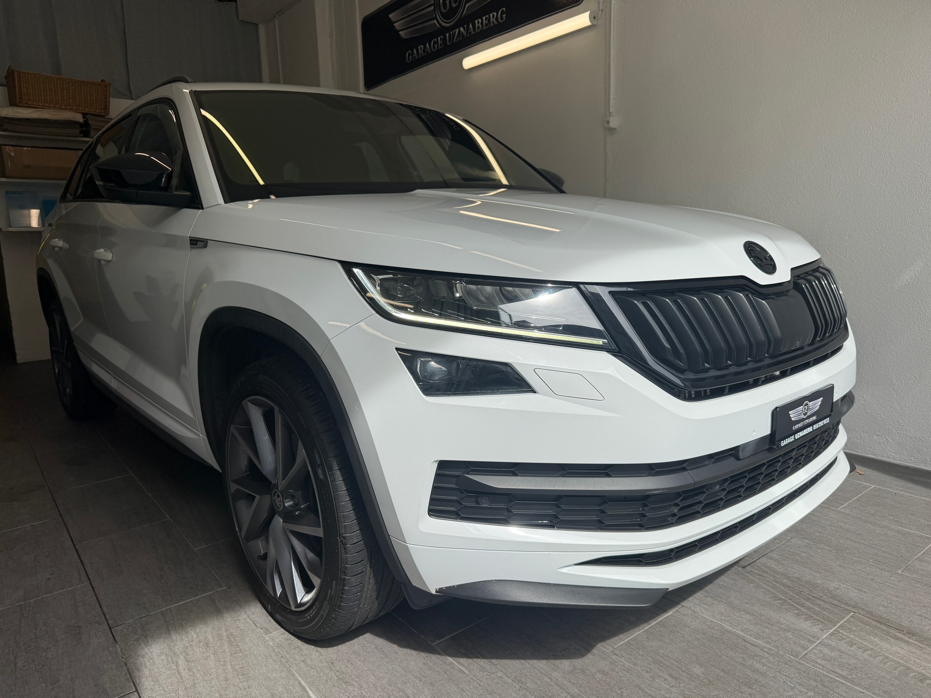 SKODA Kodiaq 2.0 TDI CR Sport Line 4x4 DSG 7 Plätzer AHK der günstigste Sport Line-image-6