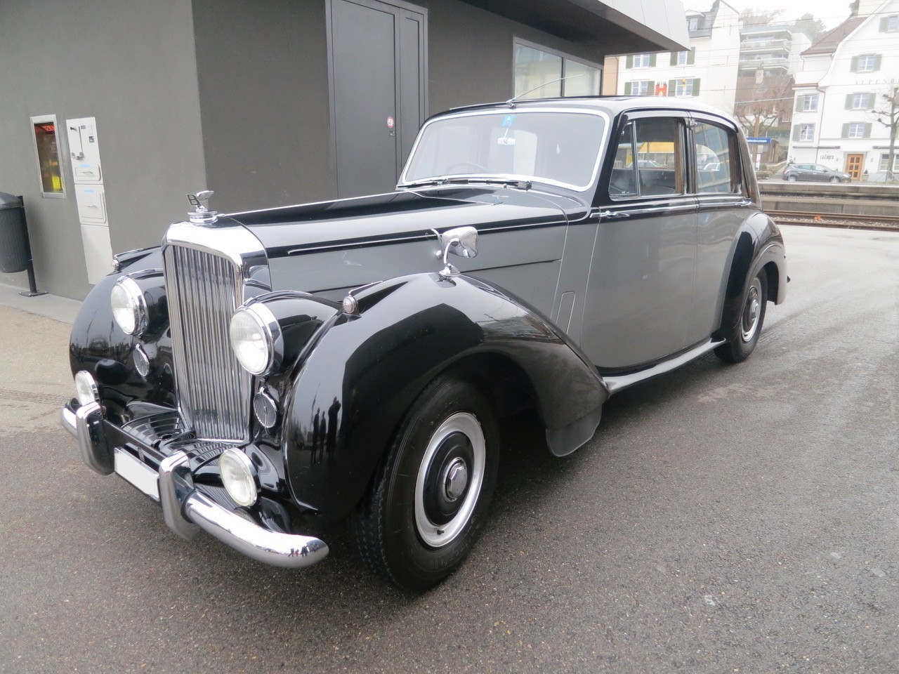 BENTLEY R-Type Saloon-image-0