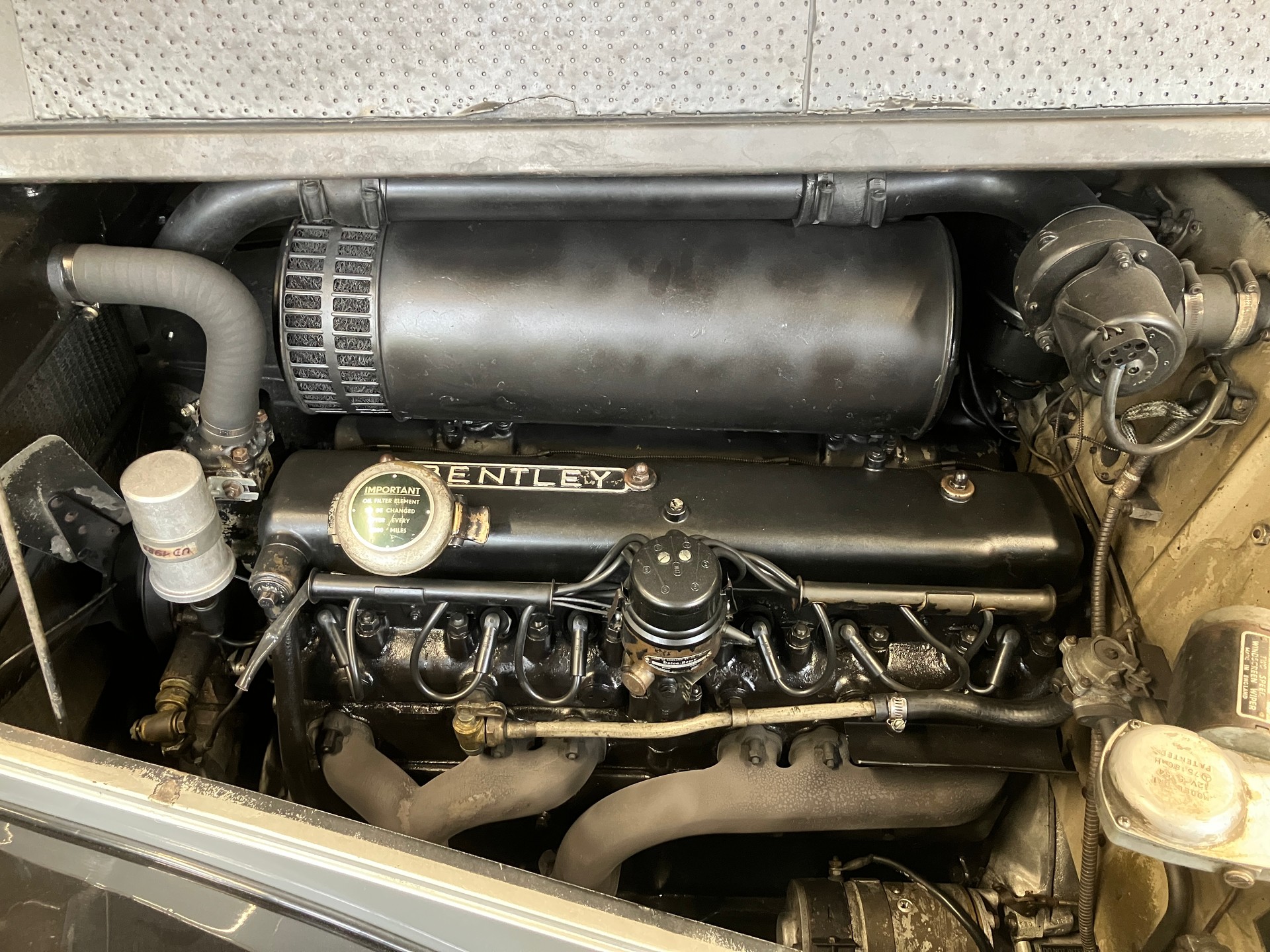 BENTLEY R-Type Saloon-image-3