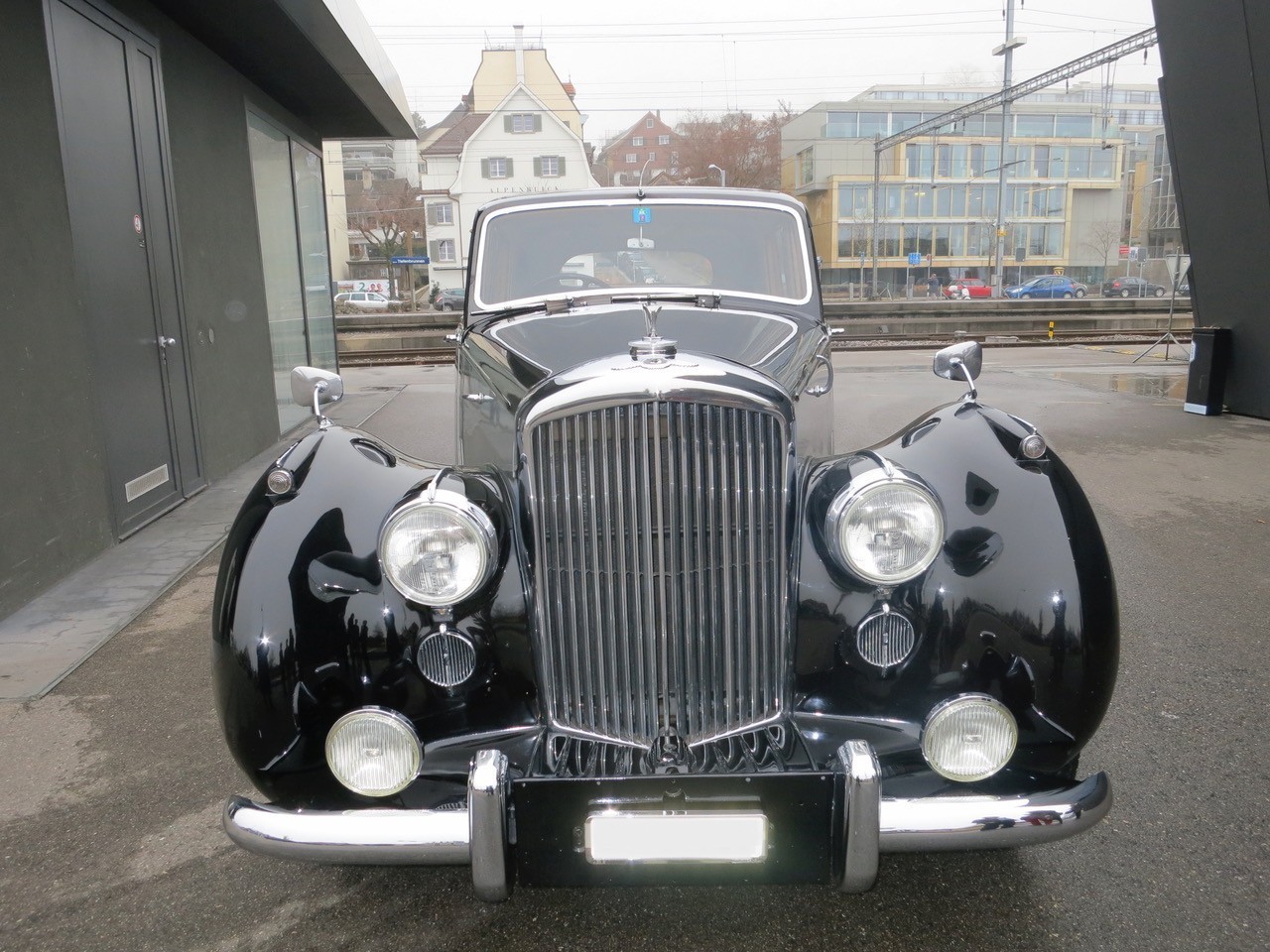 BENTLEY R-Type Saloon-image-2
