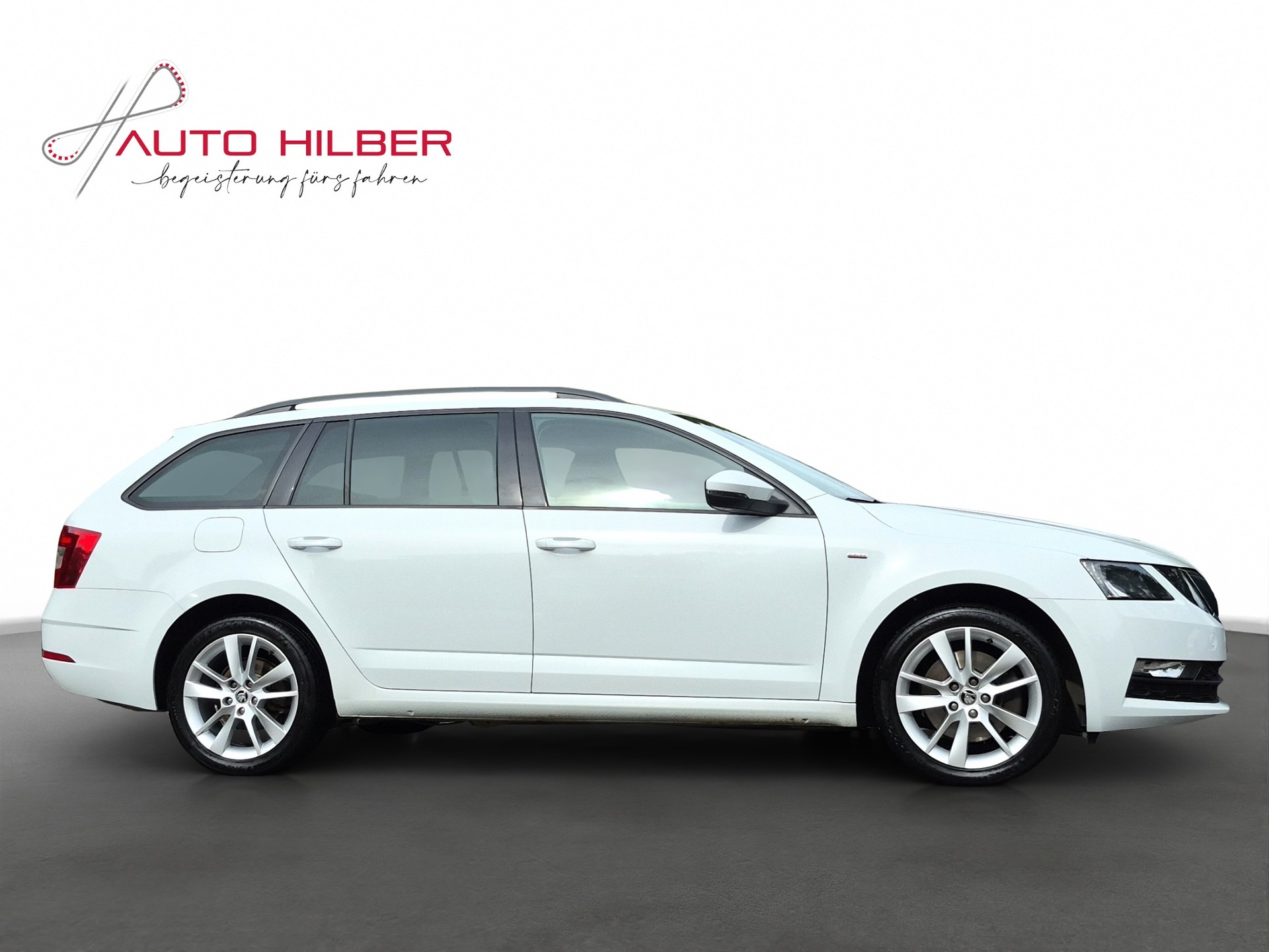 SKODA Octavia Combi 1.8 TSI Ambition 4x4 DSG *Carplay*-image-13