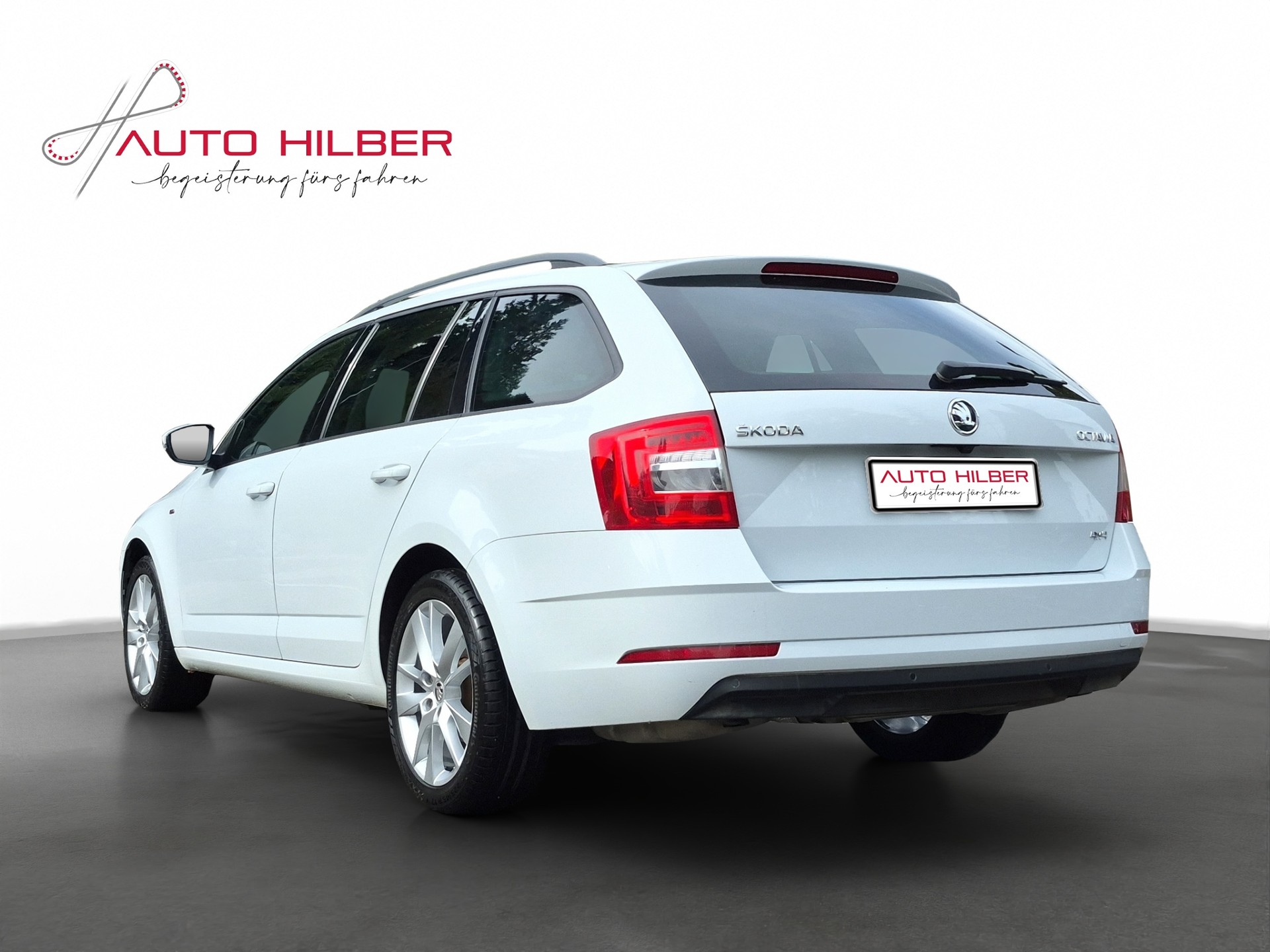 SKODA Octavia Combi 1.8 TSI Ambition 4x4 DSG *Carplay*-image-4