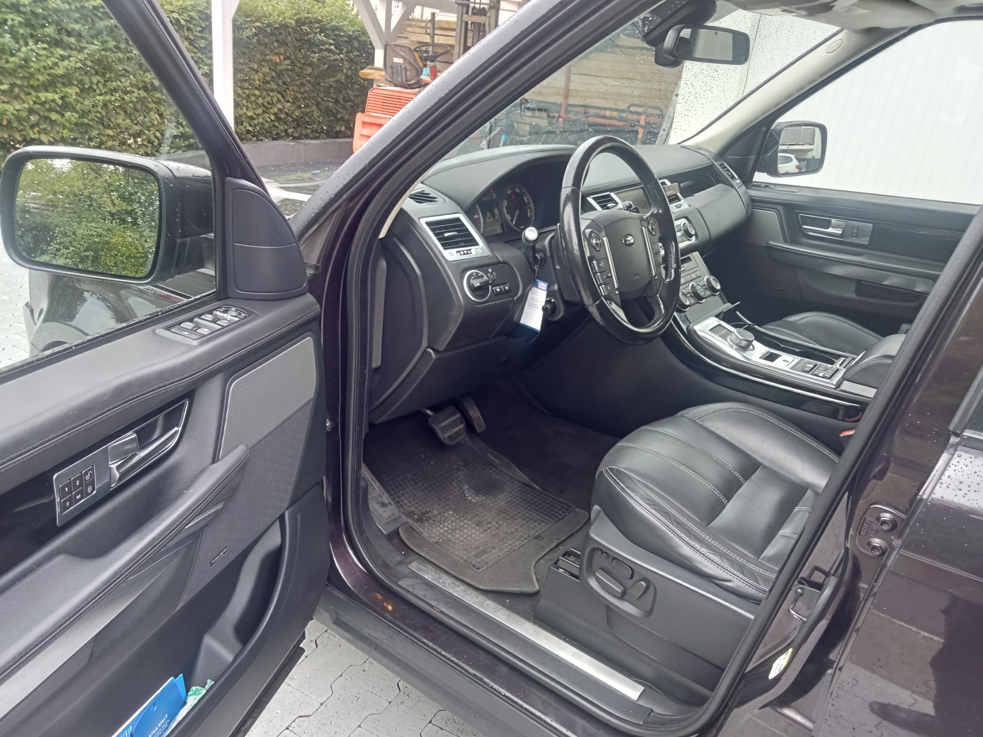 LAND ROVER 3.0 SDV6 HSE-image-3
