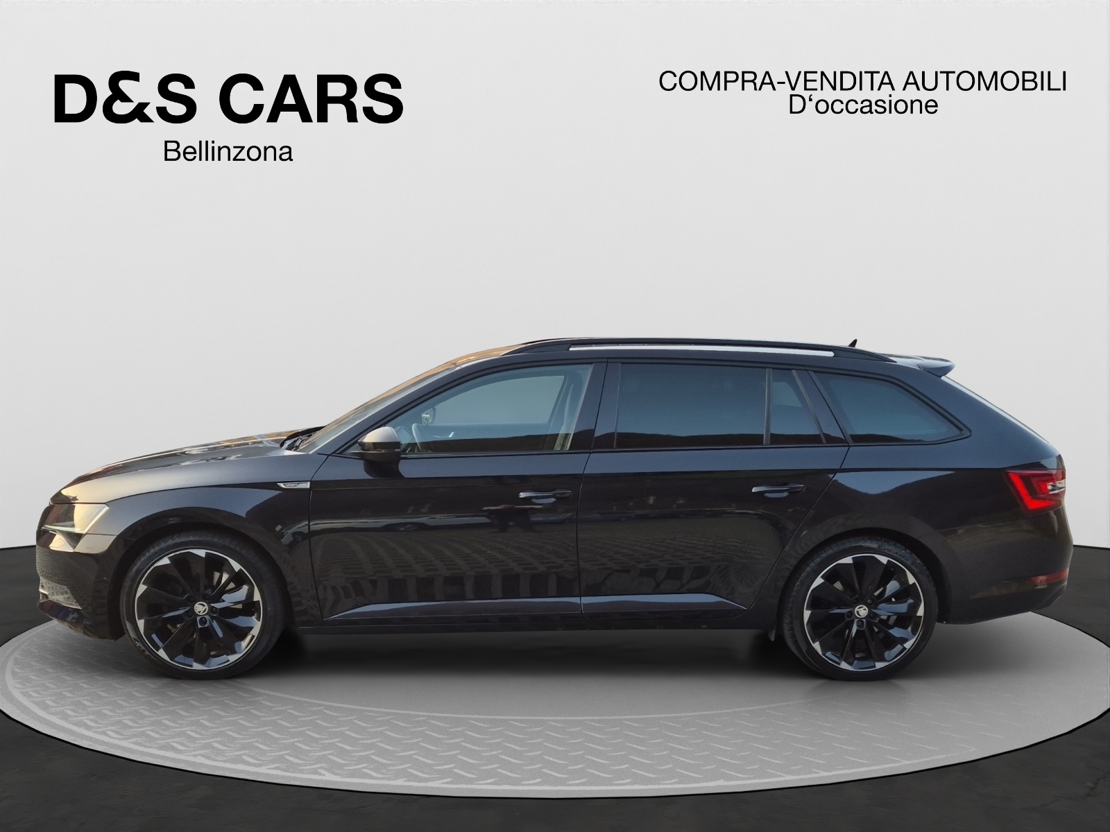 SKODA Superb Combi 2.0 TDi SportLine+ 4x4 DSG-image-2