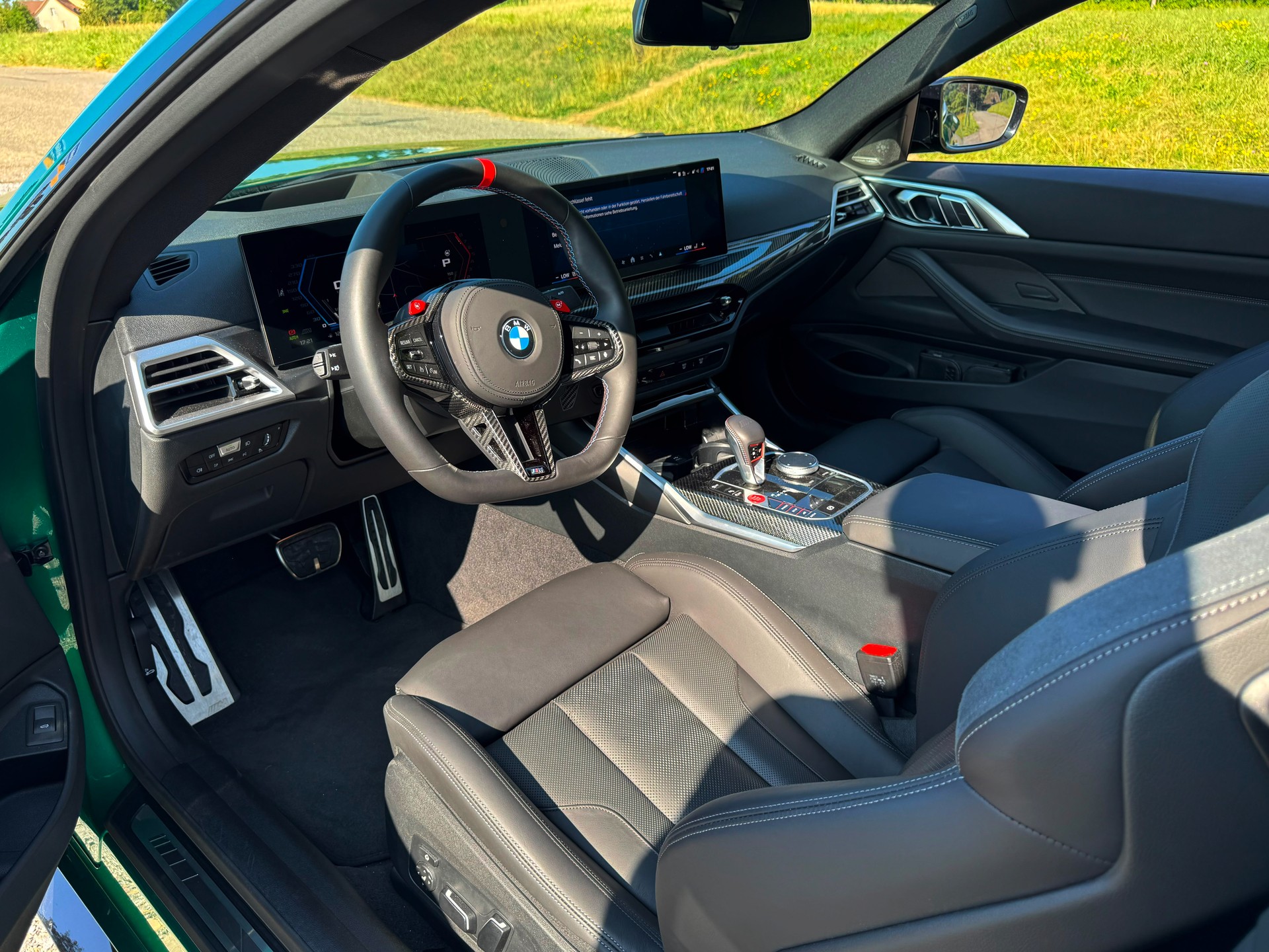 BMW M4 Competition xDrive-image-3