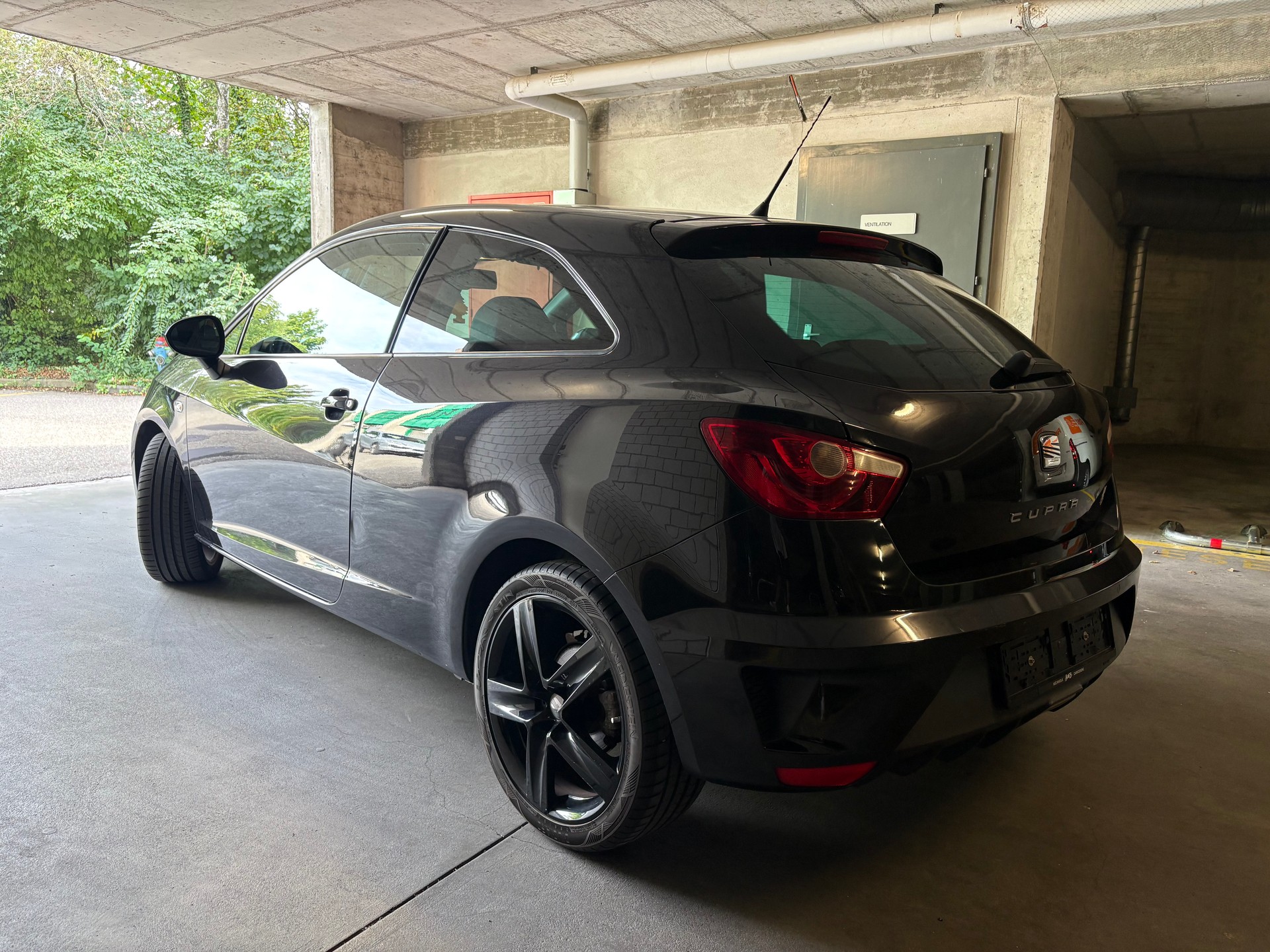 SEAT Ibiza SC 1.4 TSI Cupra DSG-image-1