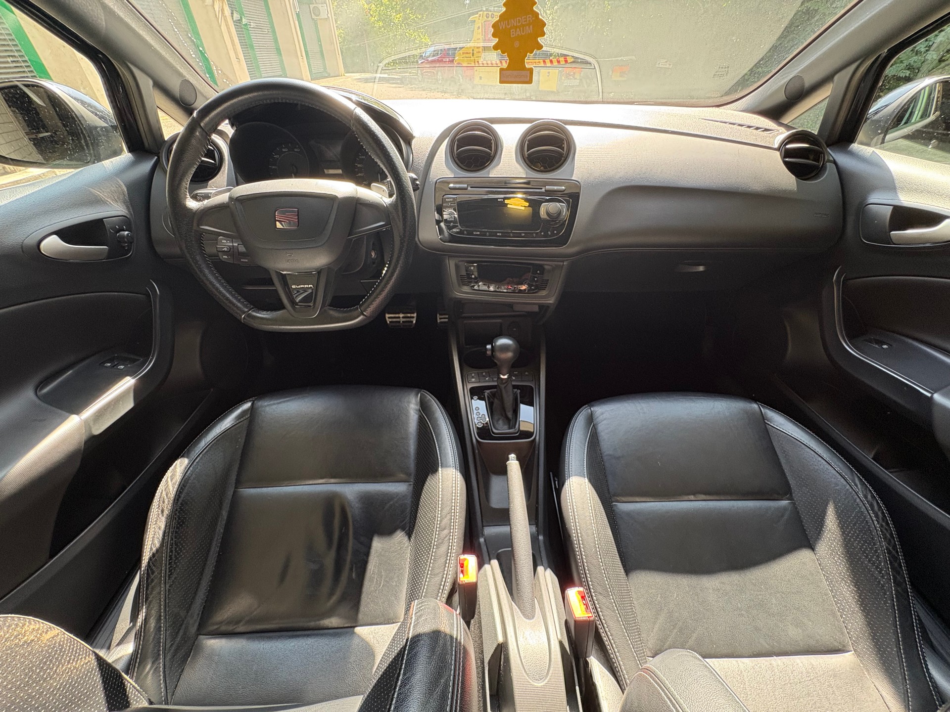SEAT Ibiza SC 1.4 TSI Cupra DSG-image-6