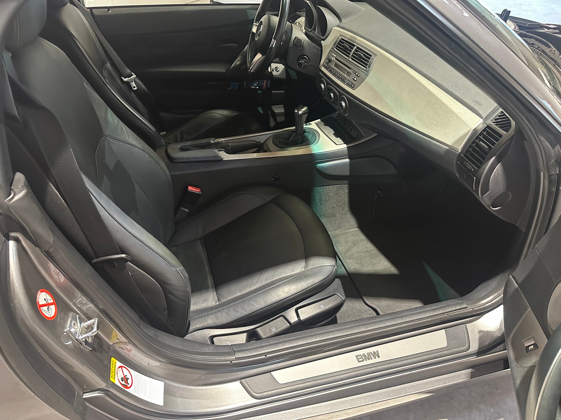 BMW Z4 3.0i Roadster/Frisch ab MFK und grossem Service/Einzigartiger Klassiker mit wenig km!-image-16