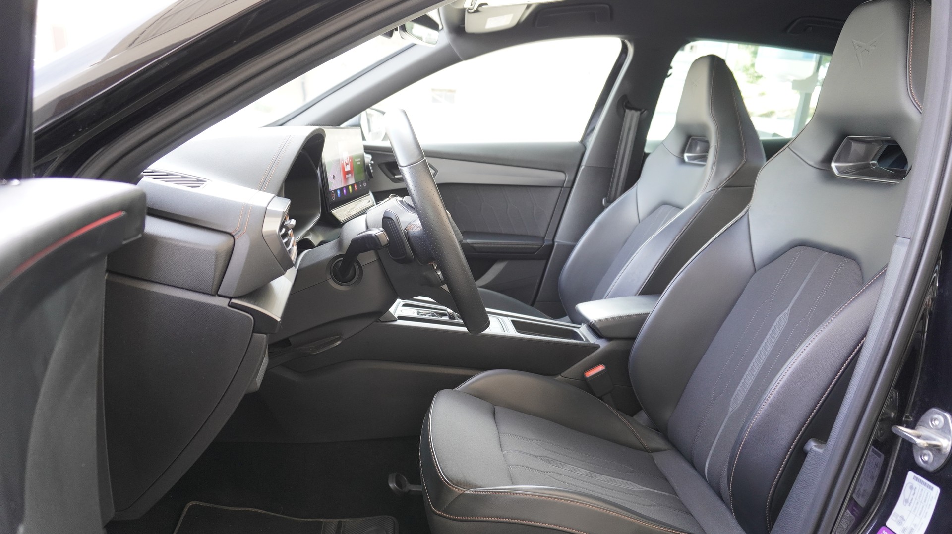 CUPRA Formentor 2.0TSI VZ 4Drive DSG mit 8x originale 19'' Kompletträder-image-3