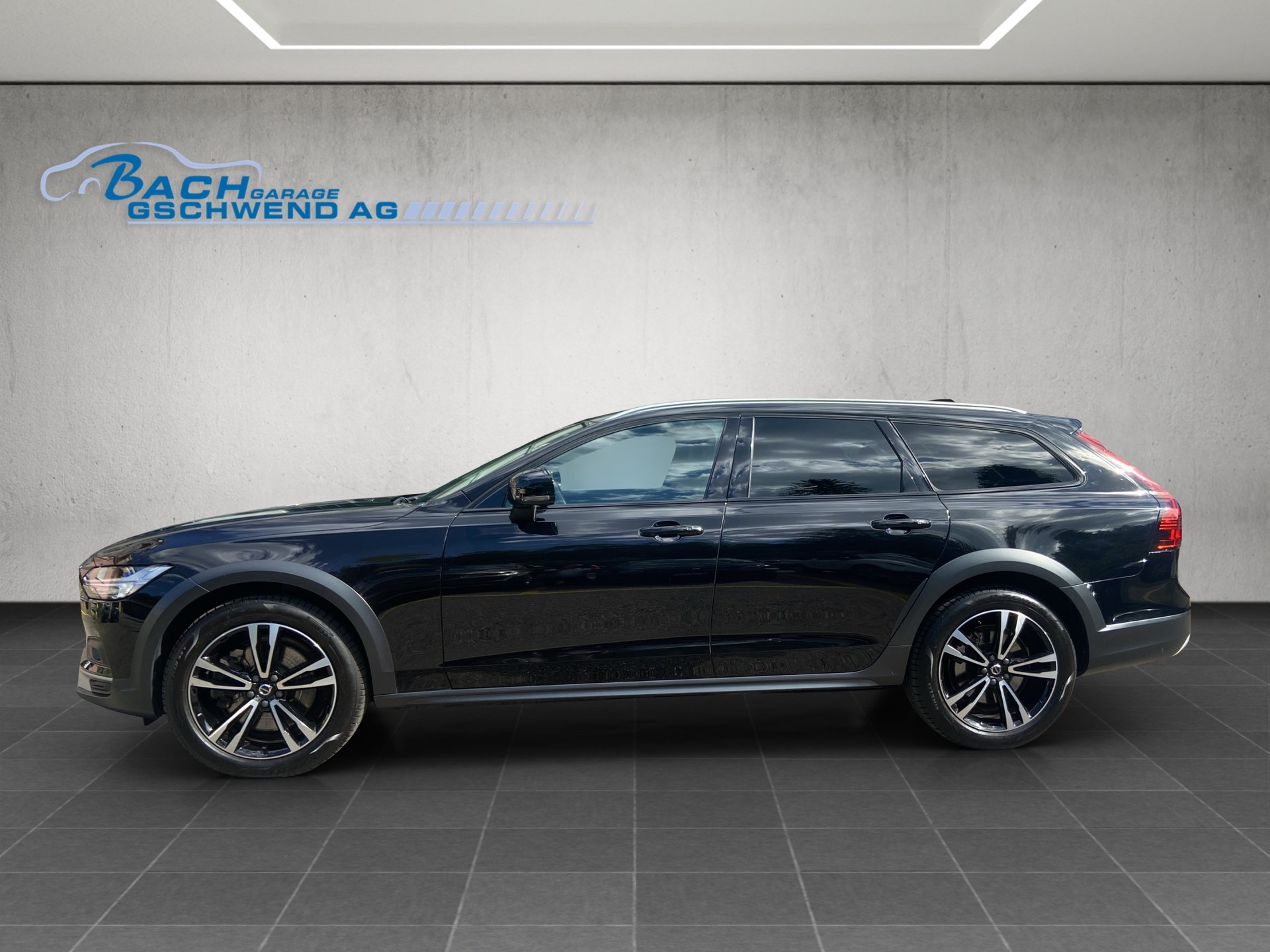 VOLVO V90 Cross Country B6 Benzin Mild Hybrid AWD Geartronic-image-5