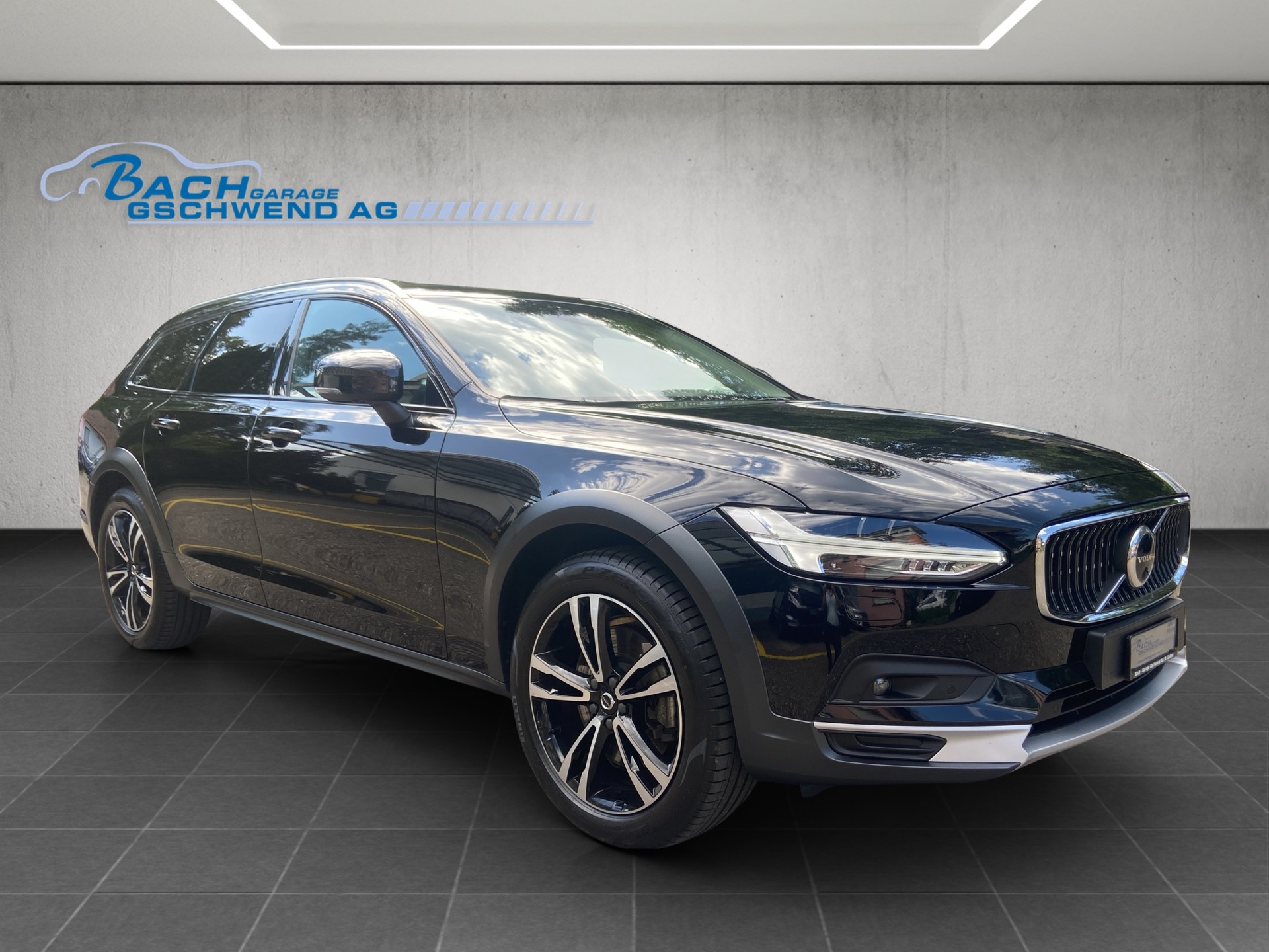 VOLVO V90 Cross Country B6 Benzin Mild Hybrid AWD Geartronic-showroom-element-1