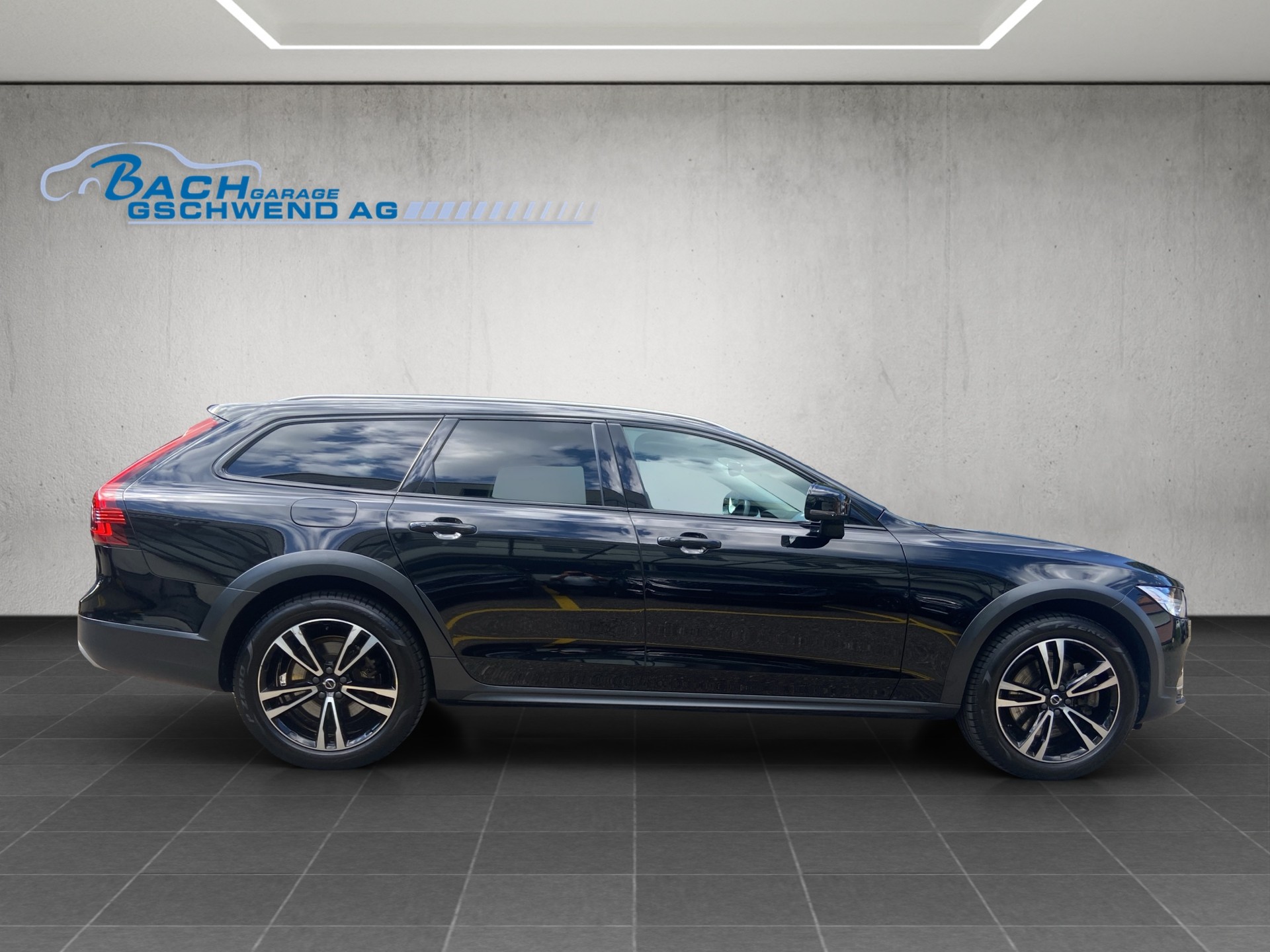 VOLVO V90 Cross Country B6 Benzin Mild Hybrid AWD Geartronic-showroom-element-2