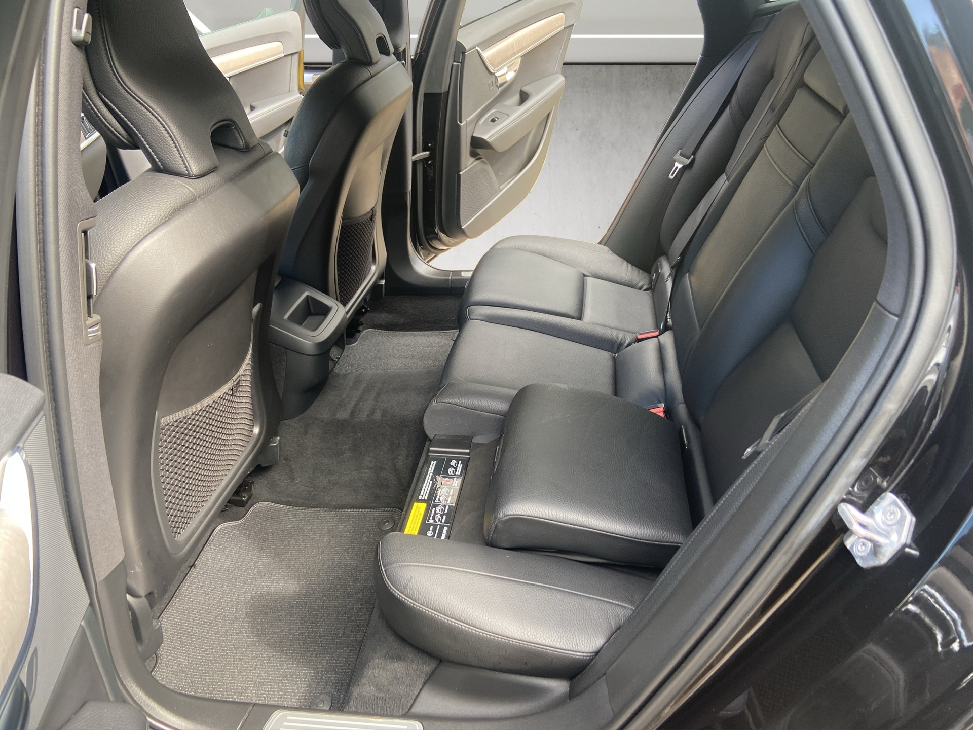 VOLVO V90 Cross Country B6 Benzin Mild Hybrid AWD Geartronic-image-8