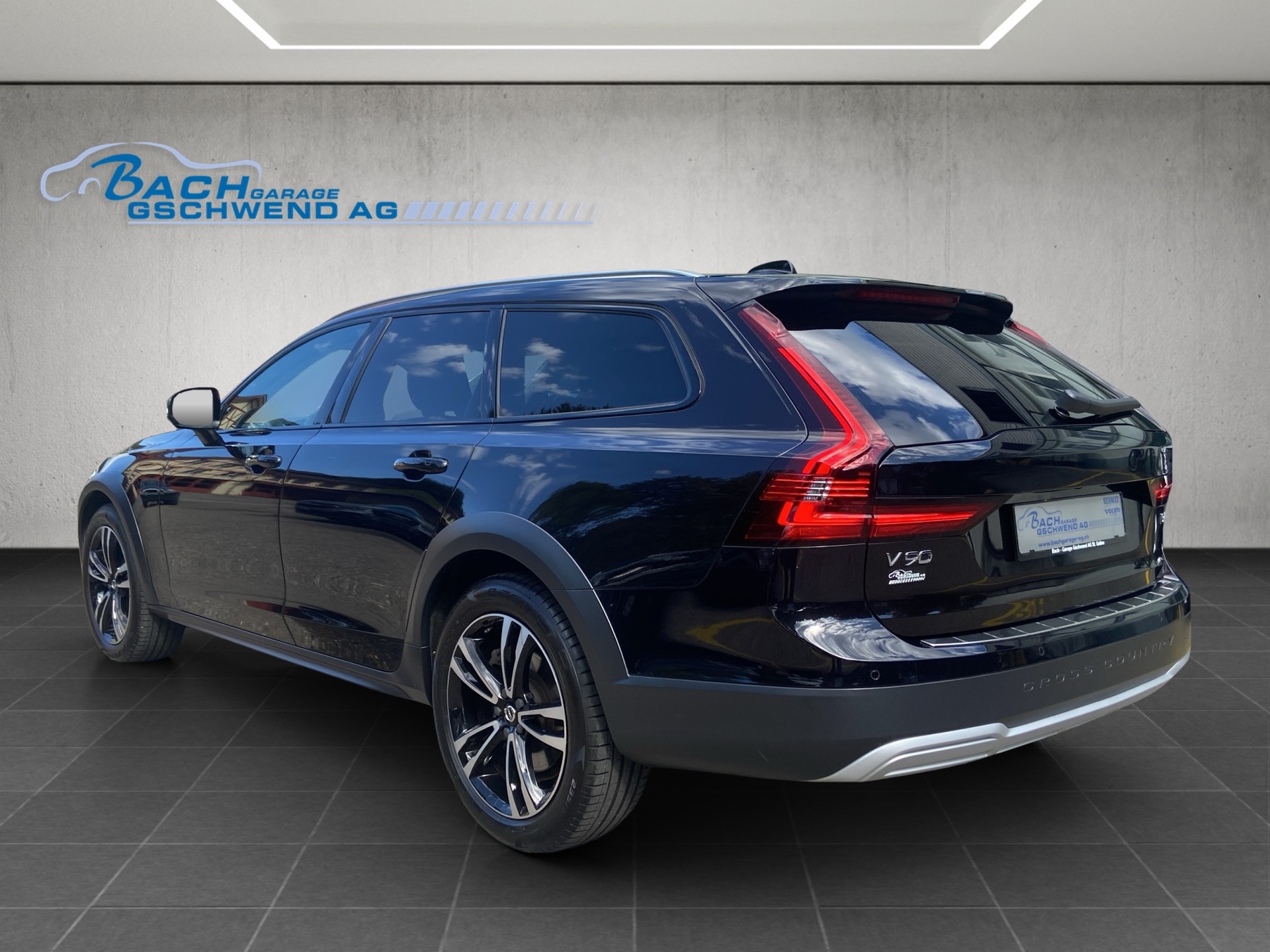 VOLVO V90 Cross Country B6 Benzin Mild Hybrid AWD Geartronic-image-4