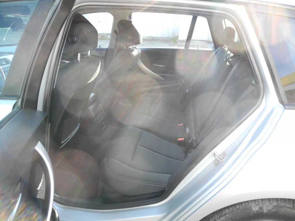 BMW 316d Touring Business Steptronic ** Gr-Navigation ** PDC v+h ** Sitzheizung ** Tempomat ** Xenon **-image-9