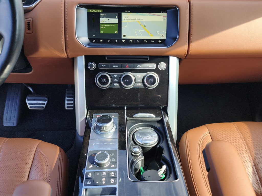 LAND ROVER Range Rover 4.4 SDV8 Autobiography-image-11