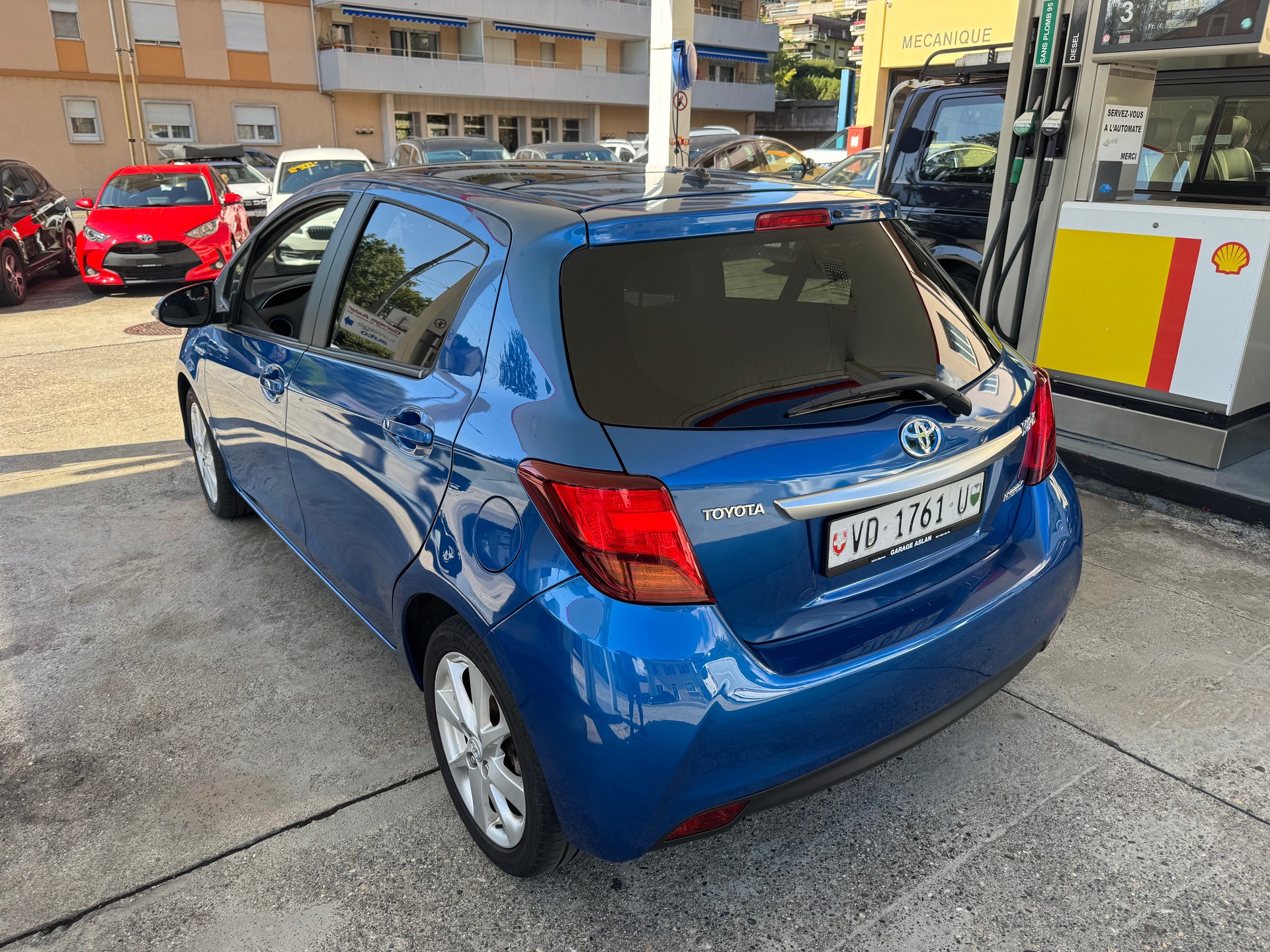 TOYOTA YARIS-image-1