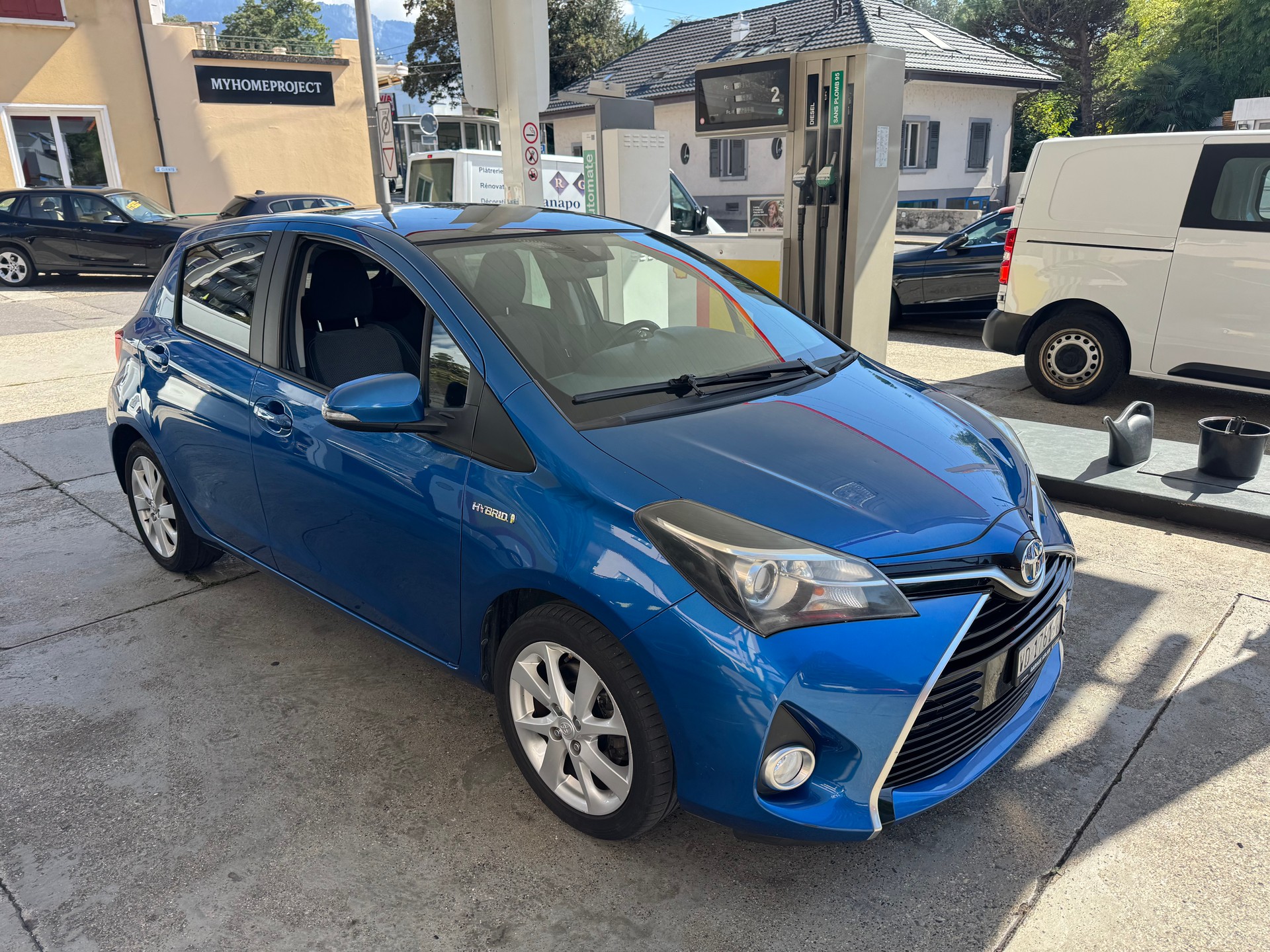 TOYOTA YARIS-image-4