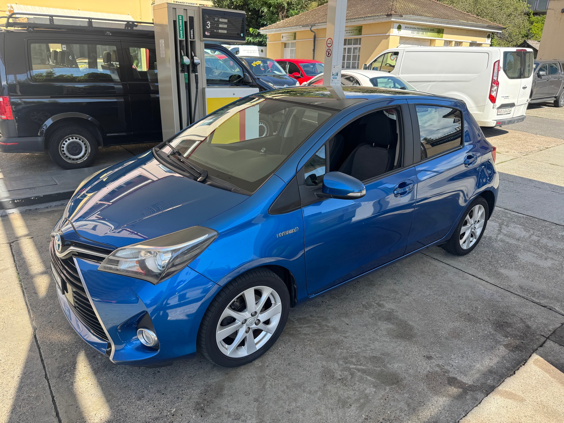 TOYOTA YARIS-image-0