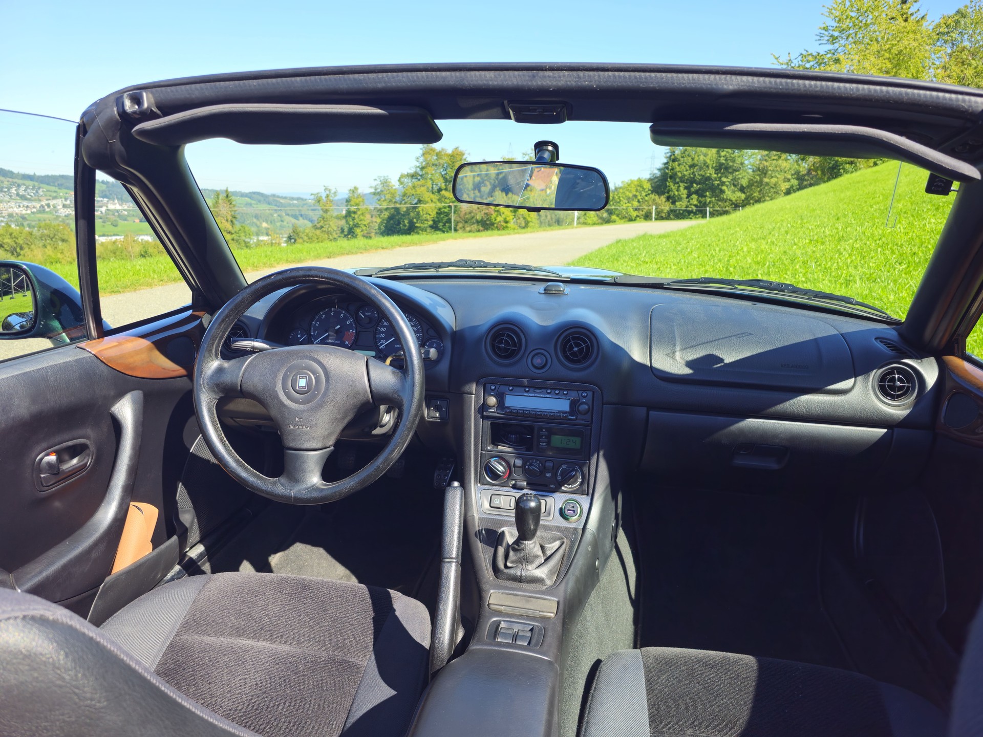 MAZDA 1.8i-16V Youngster-image-4