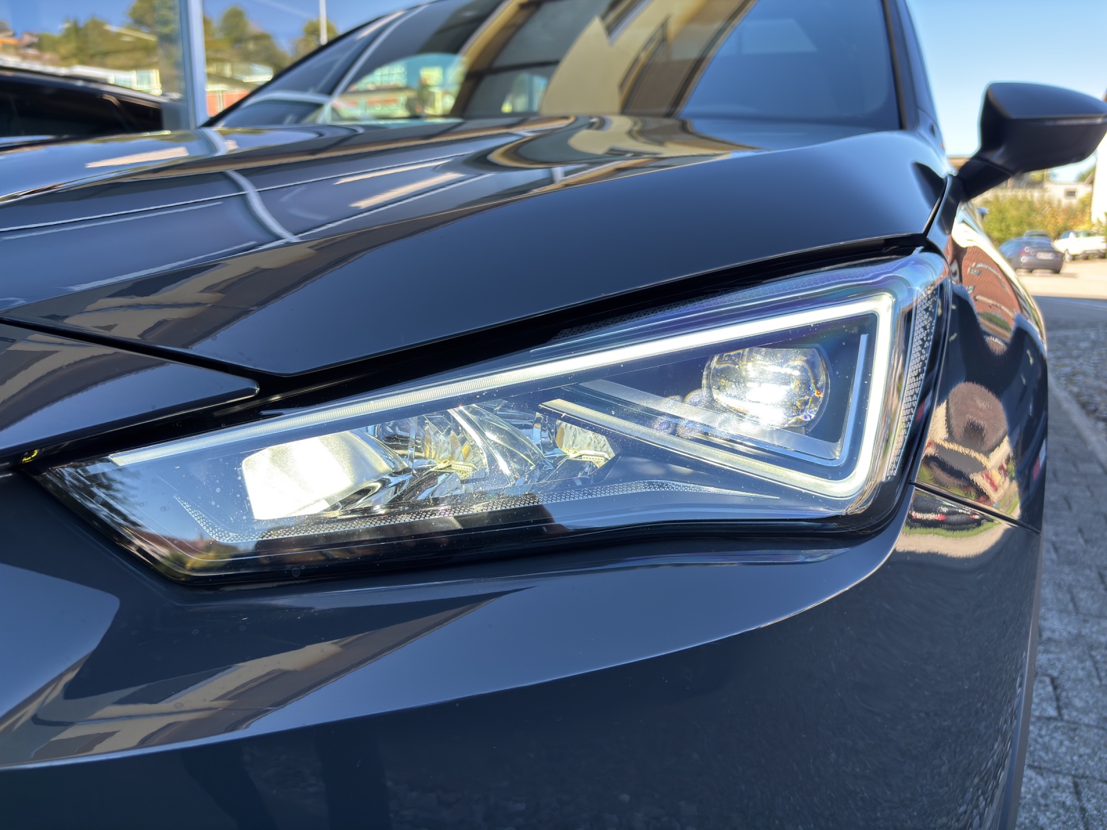 SEAT Tarraco 2.0TSI 4Drive DSG FR mit AHK, Standheizung, Panorama-Ausstell-/Schiebedach & Winterräder-image-11