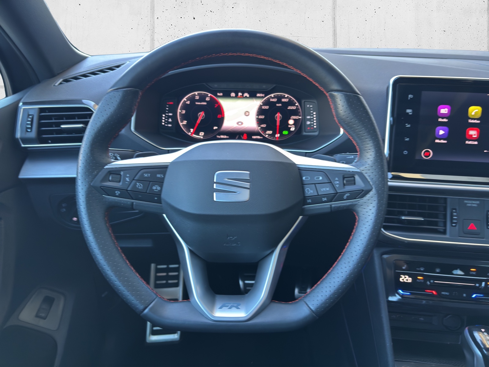 SEAT Tarraco 2.0TSI 4Drive DSG FR mit AHK, Standheizung, Panorama-Ausstell-/Schiebedach & Winterräder-image-13