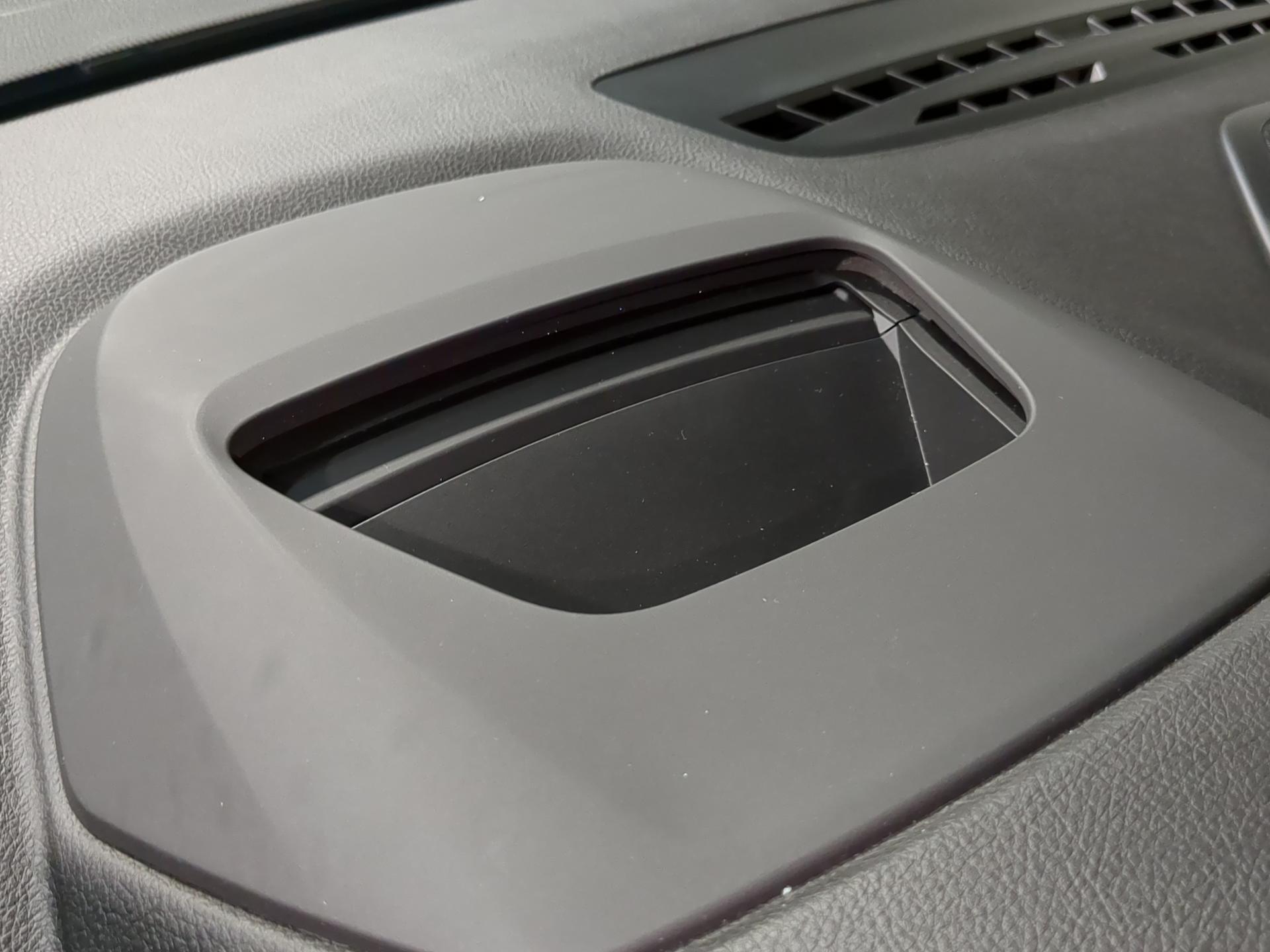 BMW 218i Active Tourer DKG Sport Line-image-20