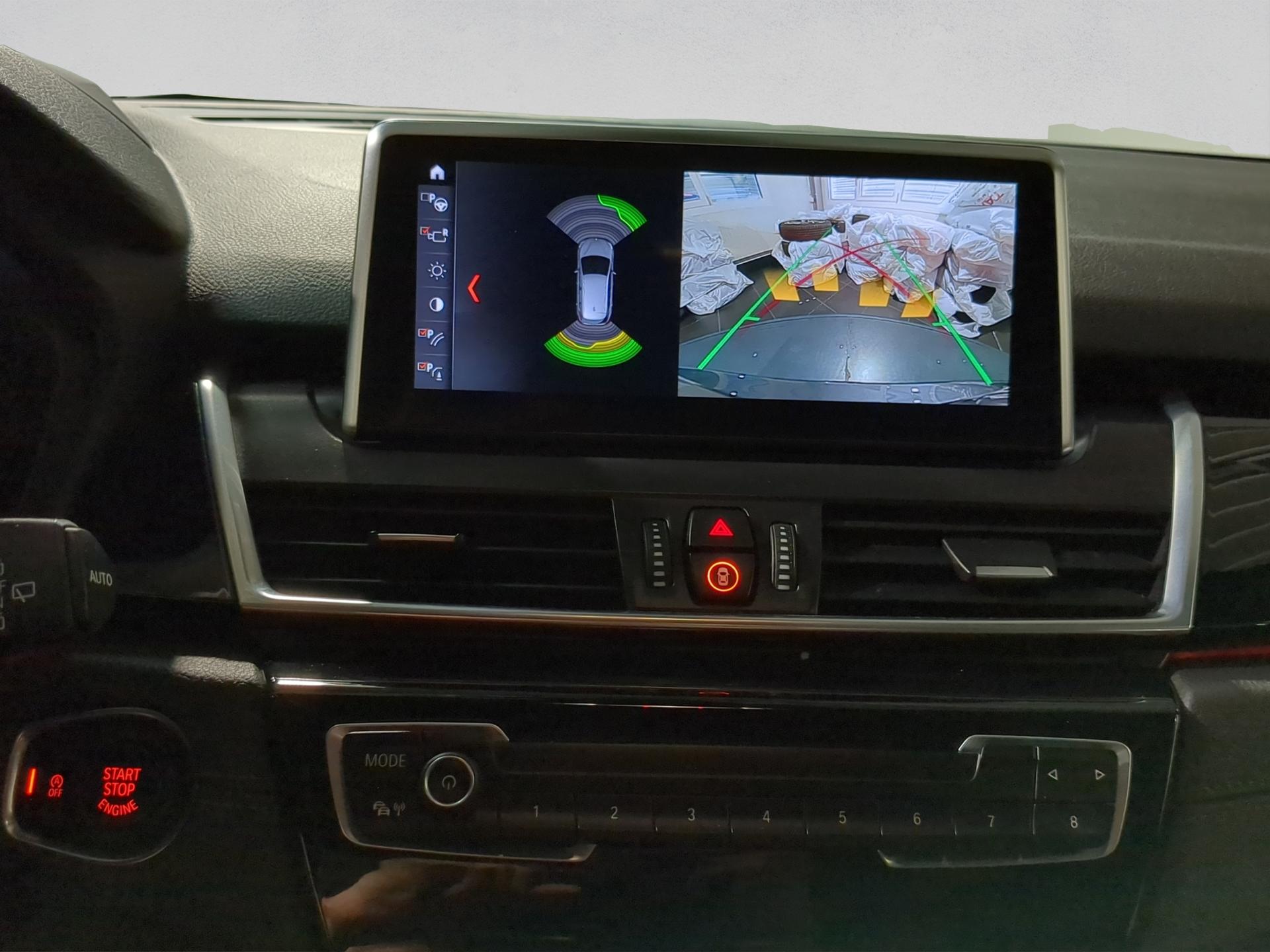 BMW 218i Active Tourer DKG Sport Line-image-11