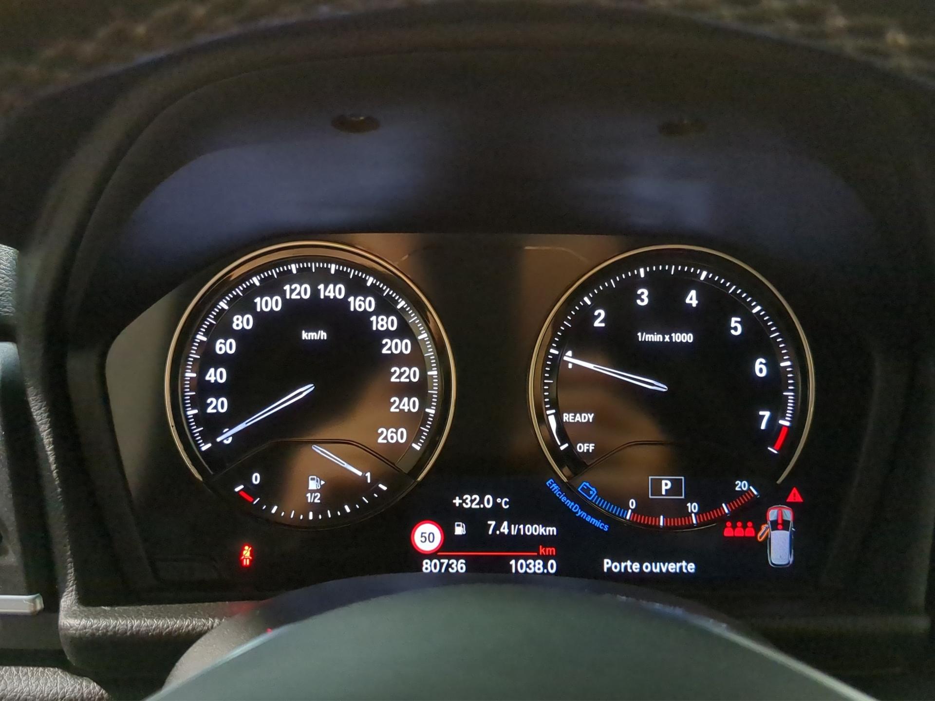 BMW 218i Active Tourer DKG Sport Line-image-9