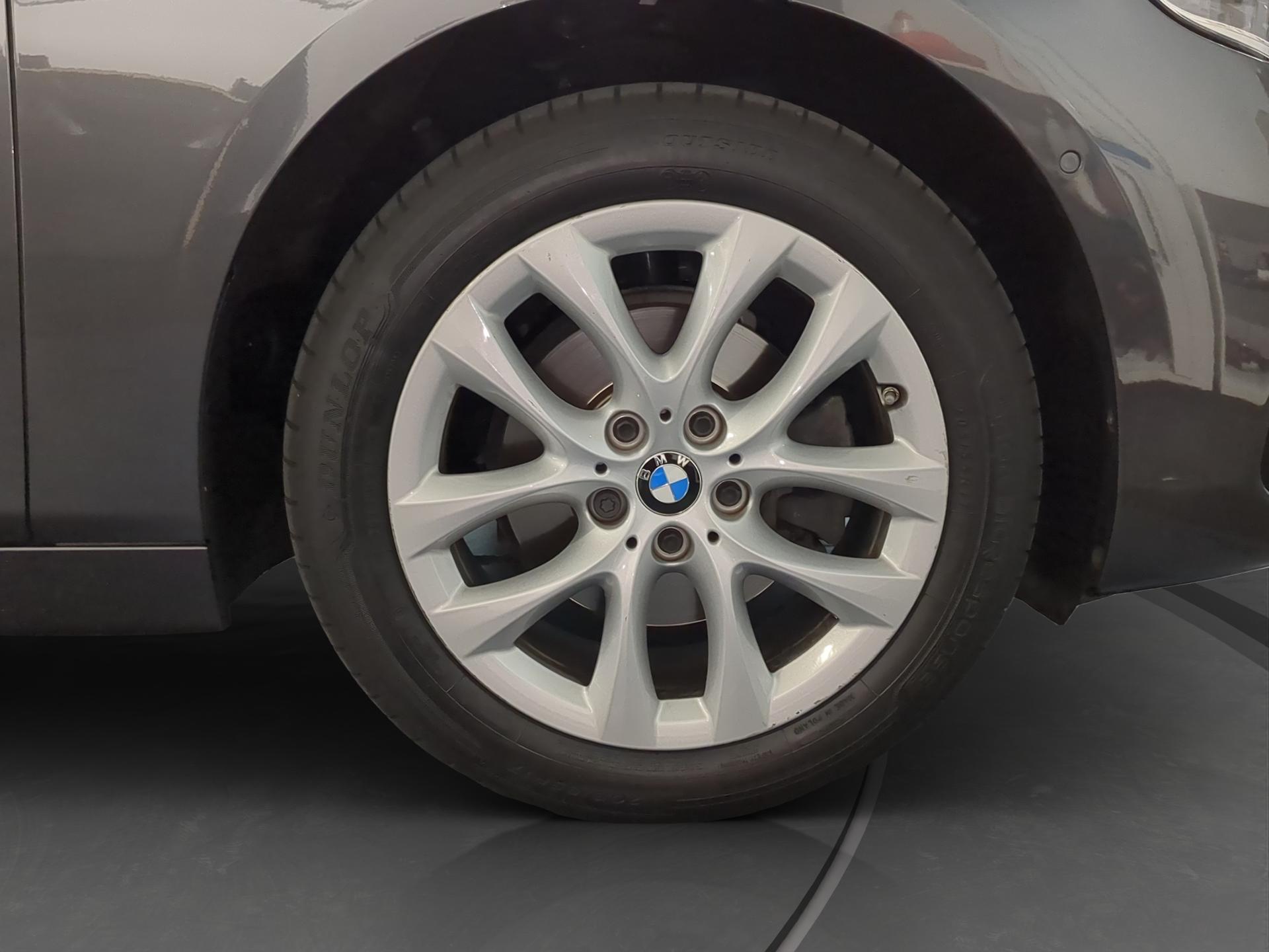 BMW 218i Active Tourer DKG Sport Line-image-16