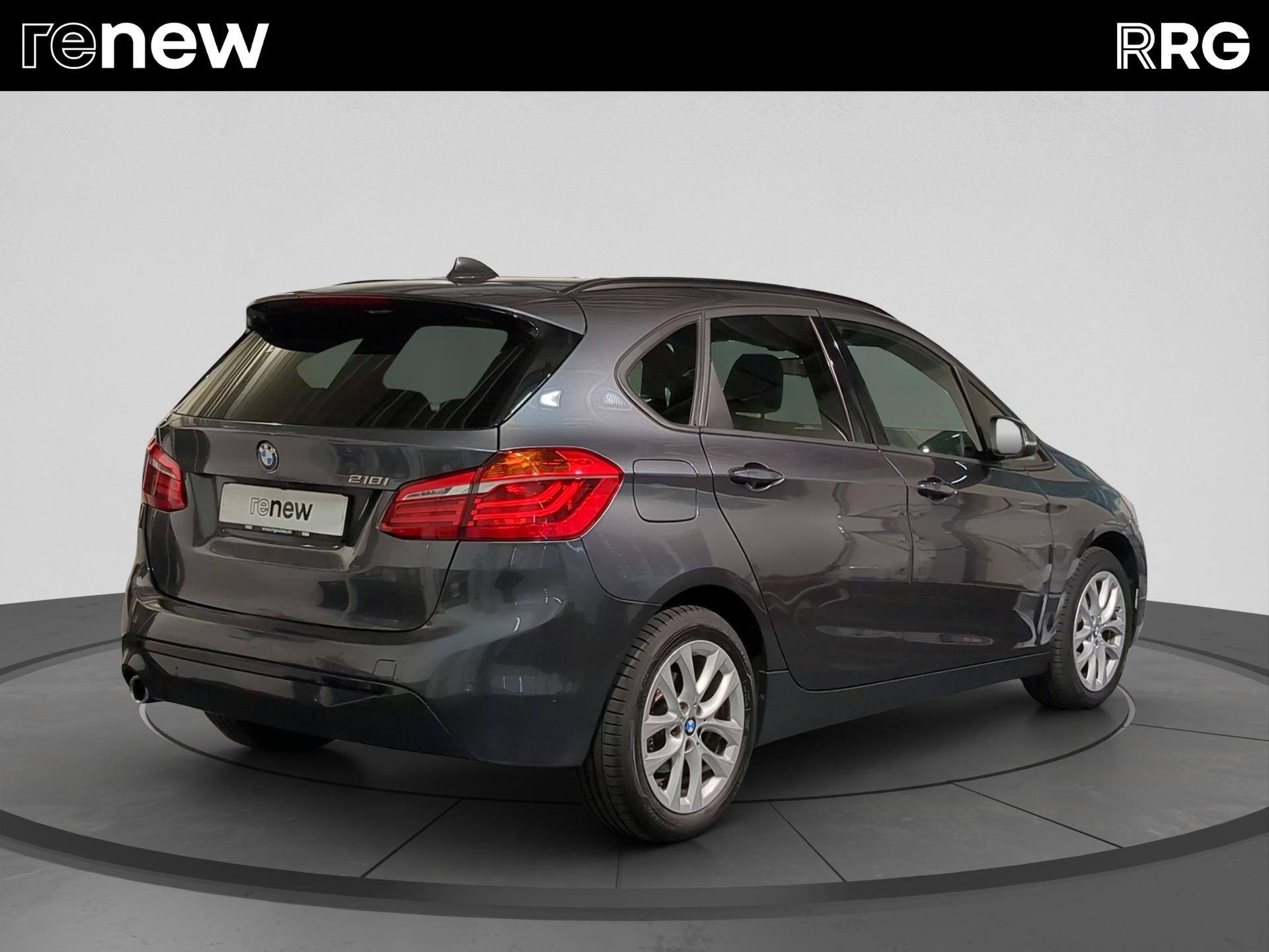 BMW 218i Active Tourer DKG Sport Line-image-2